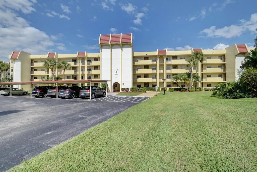 23305 Barwood Ln N Unit 107  