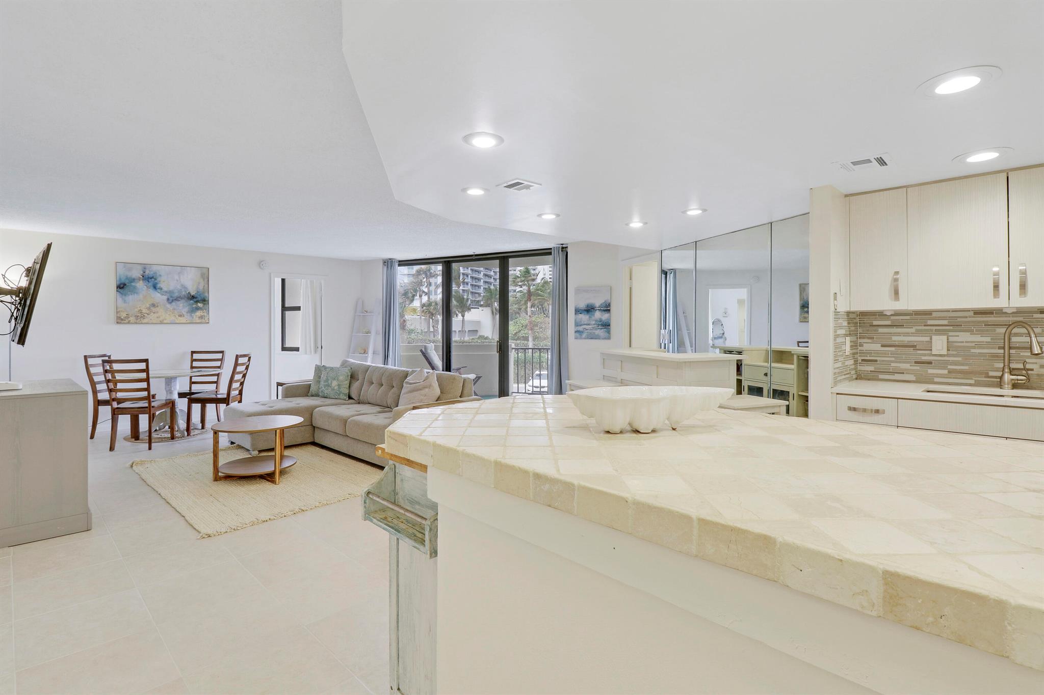2800 N Ocean Drive B-2c