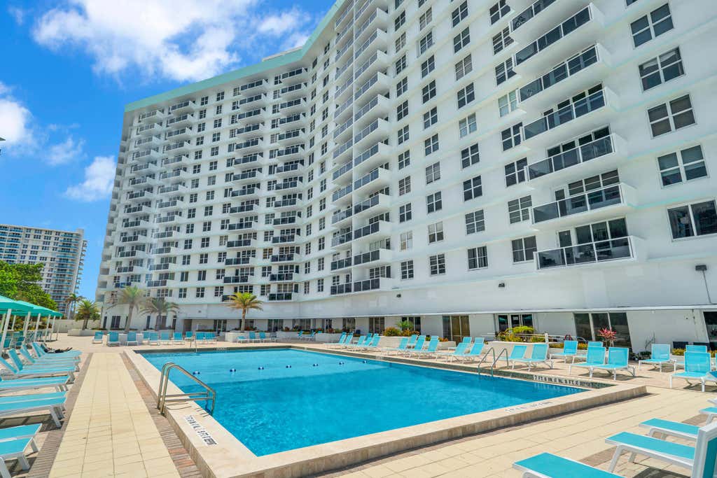 Photo of 3725 S Ocean Drive #1215, Hollywood, FL 33019 (MLS # B26027782)