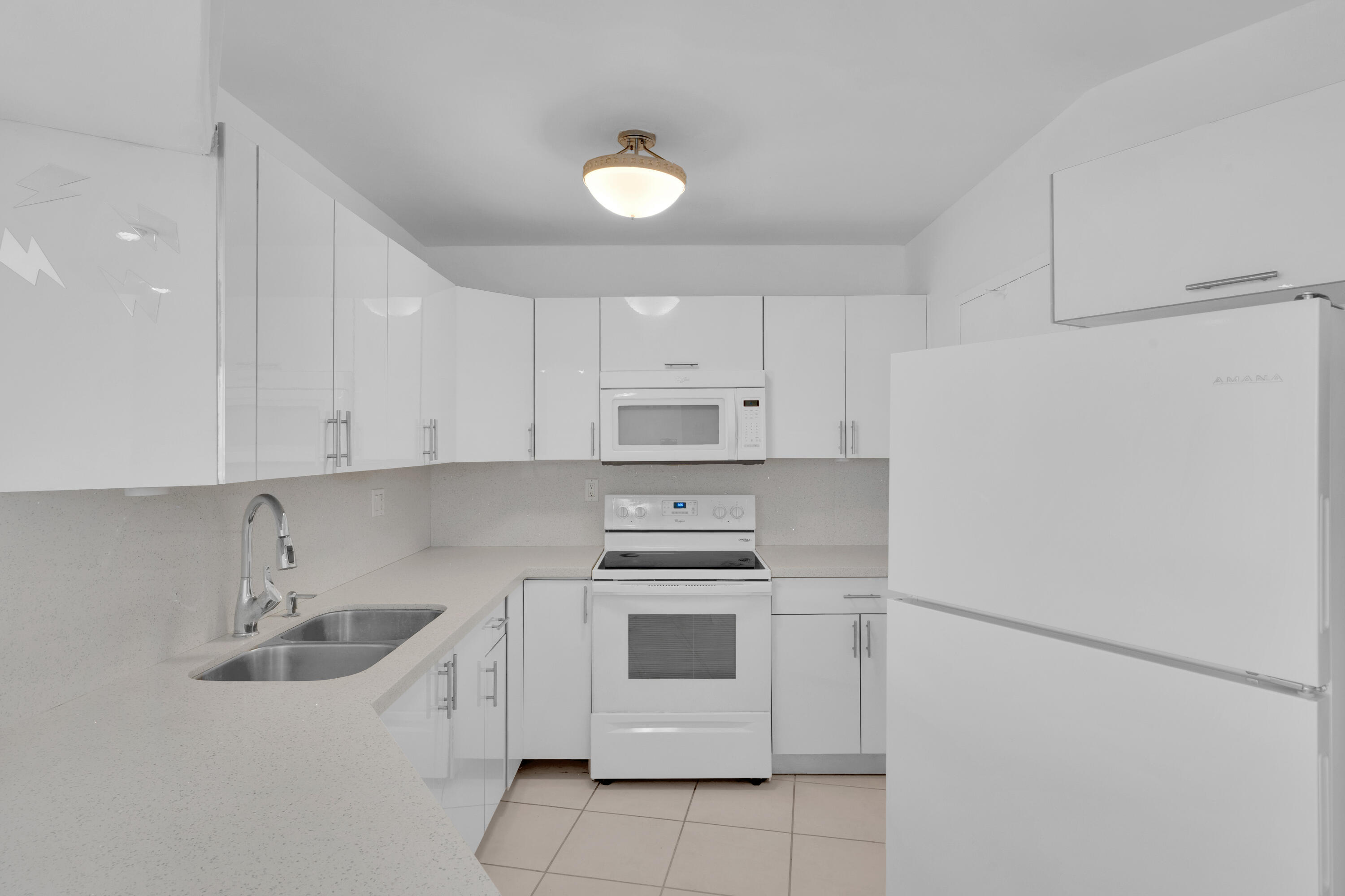 SEA AIR TOWERS CONDO - Residential Lease