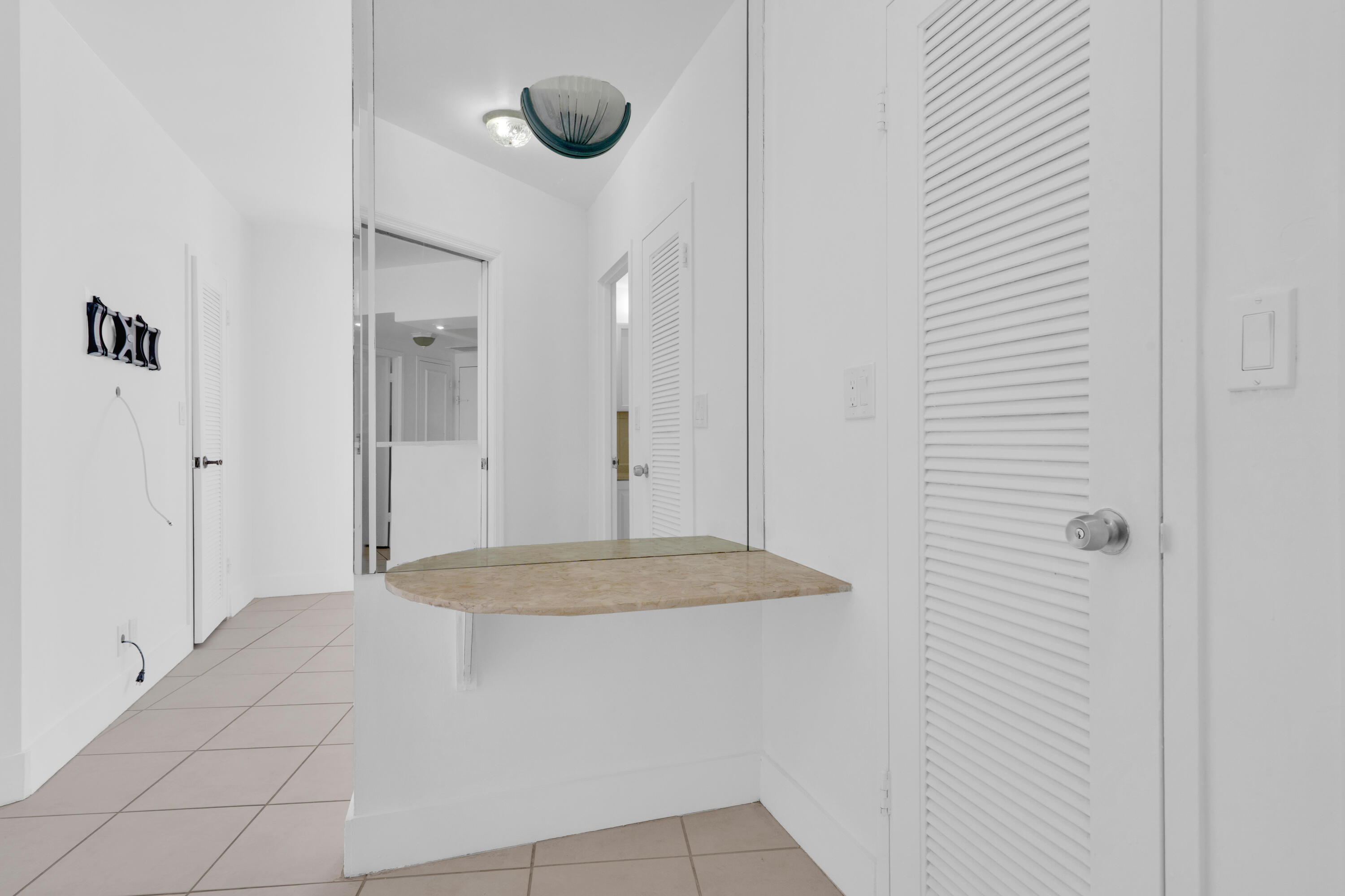 SEA AIR TOWERS CONDO - Residential Lease