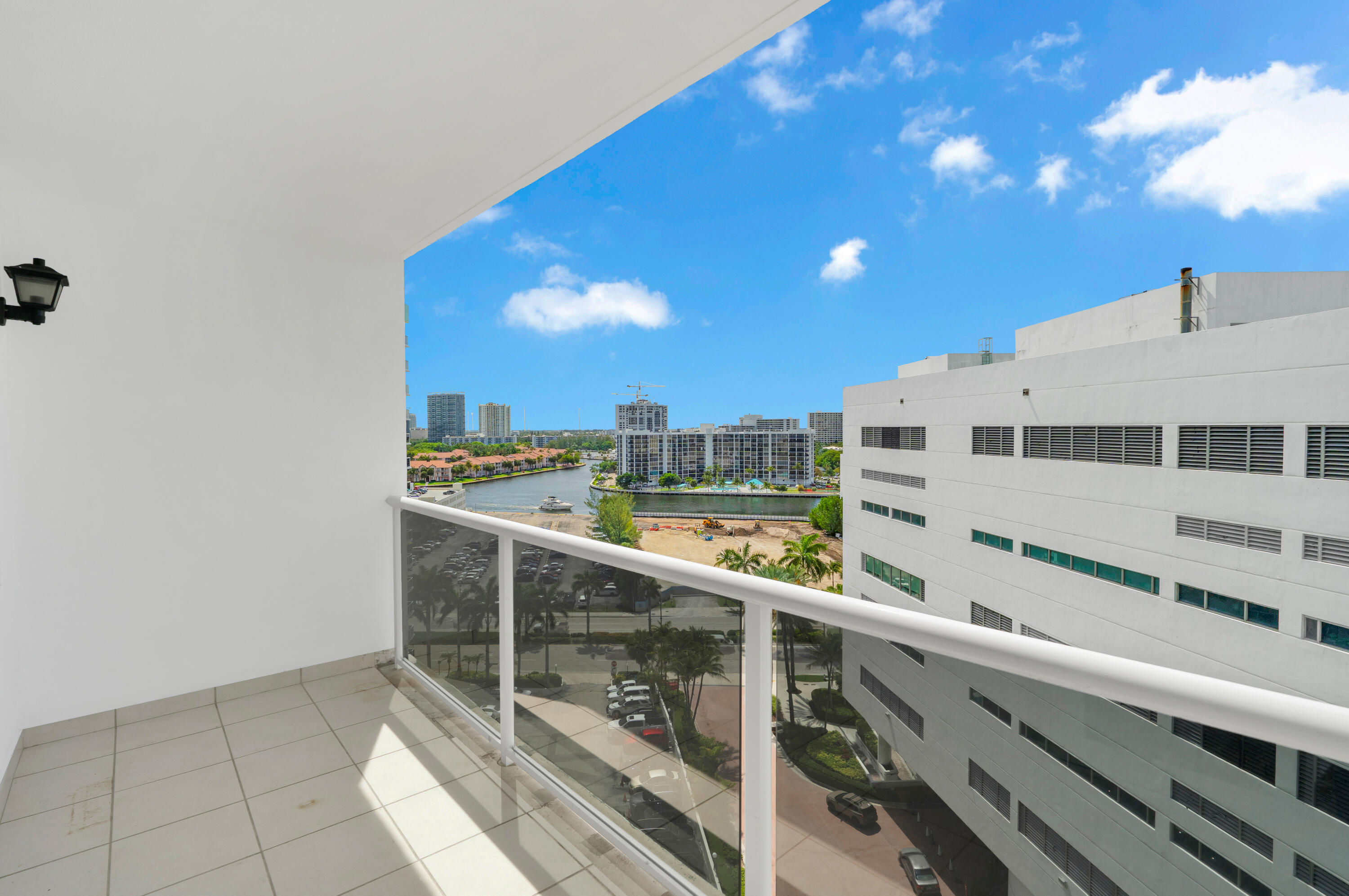 SEA AIR TOWERS CONDO - Residential Lease