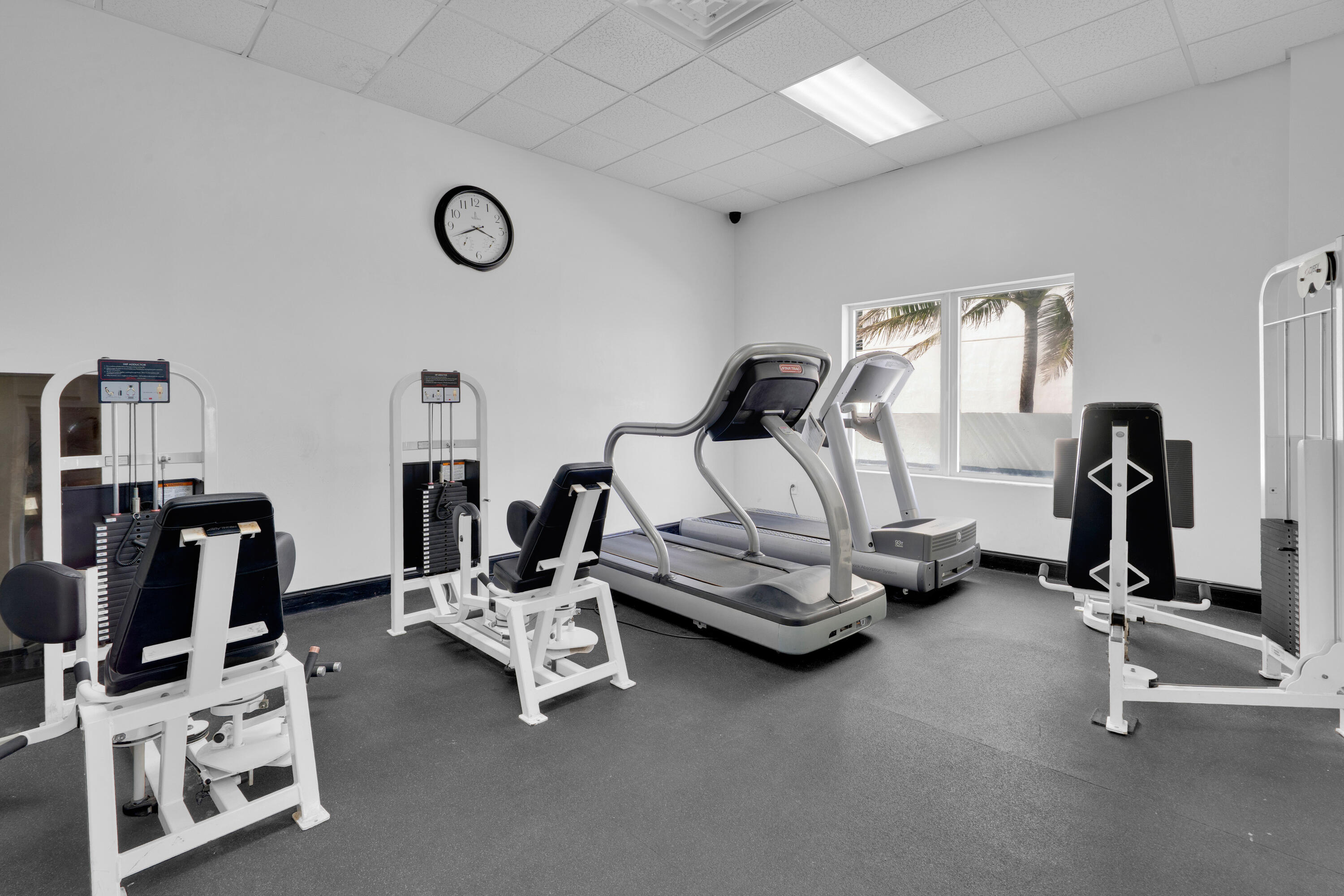 SEA AIR TOWERS CONDO - Residential Lease