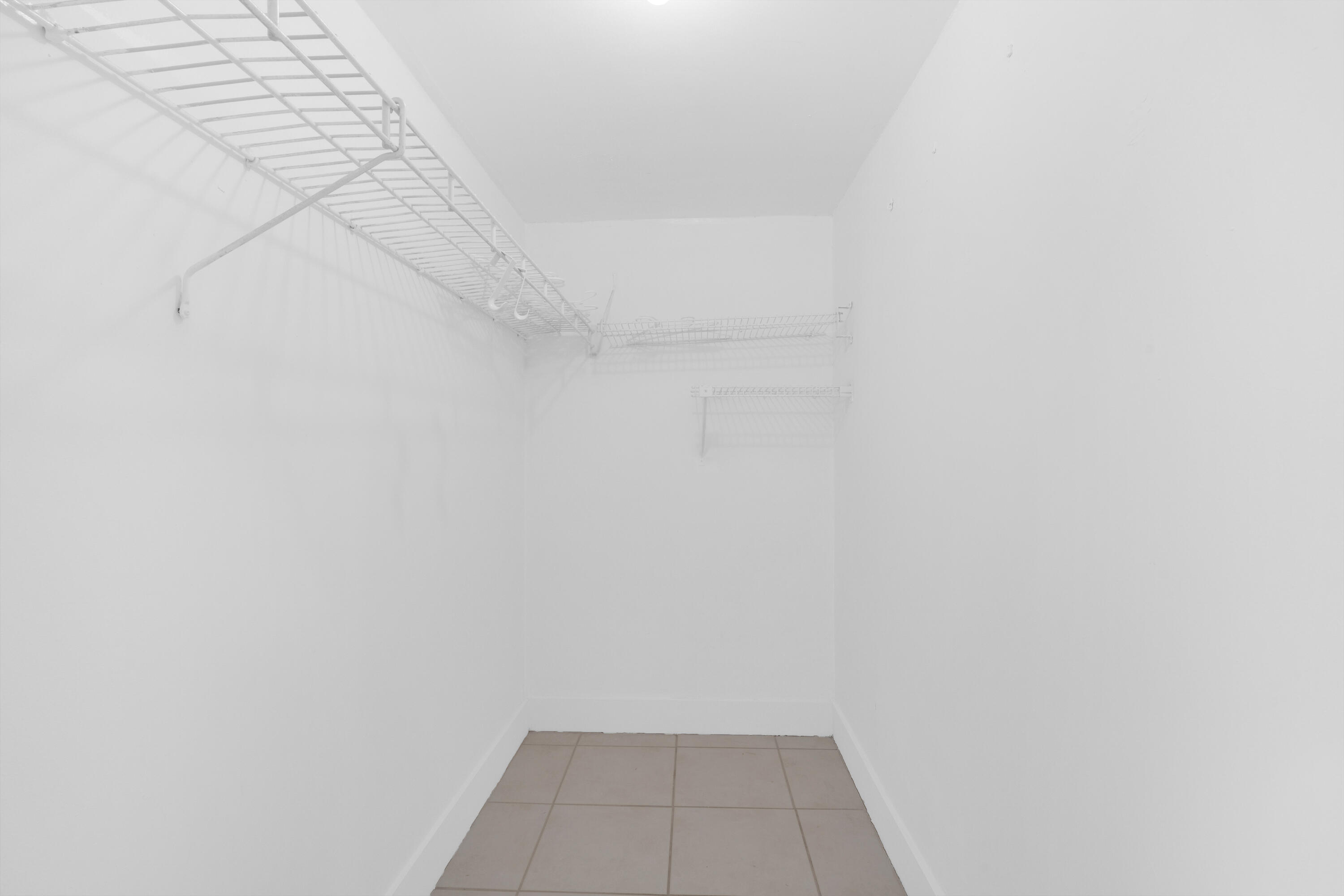 SEA AIR TOWERS CONDO - Residential Lease
