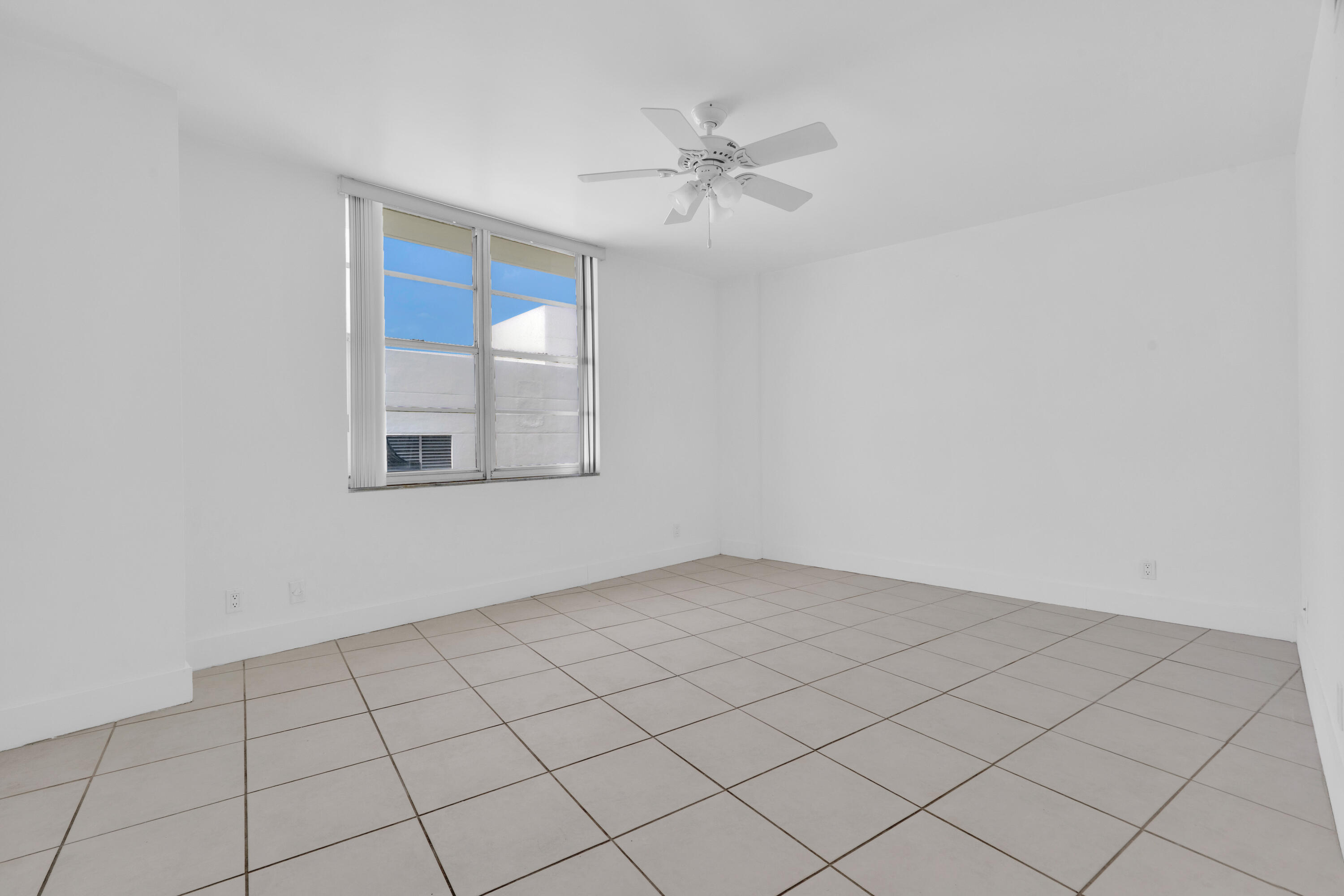 SEA AIR TOWERS CONDO - Residential Lease