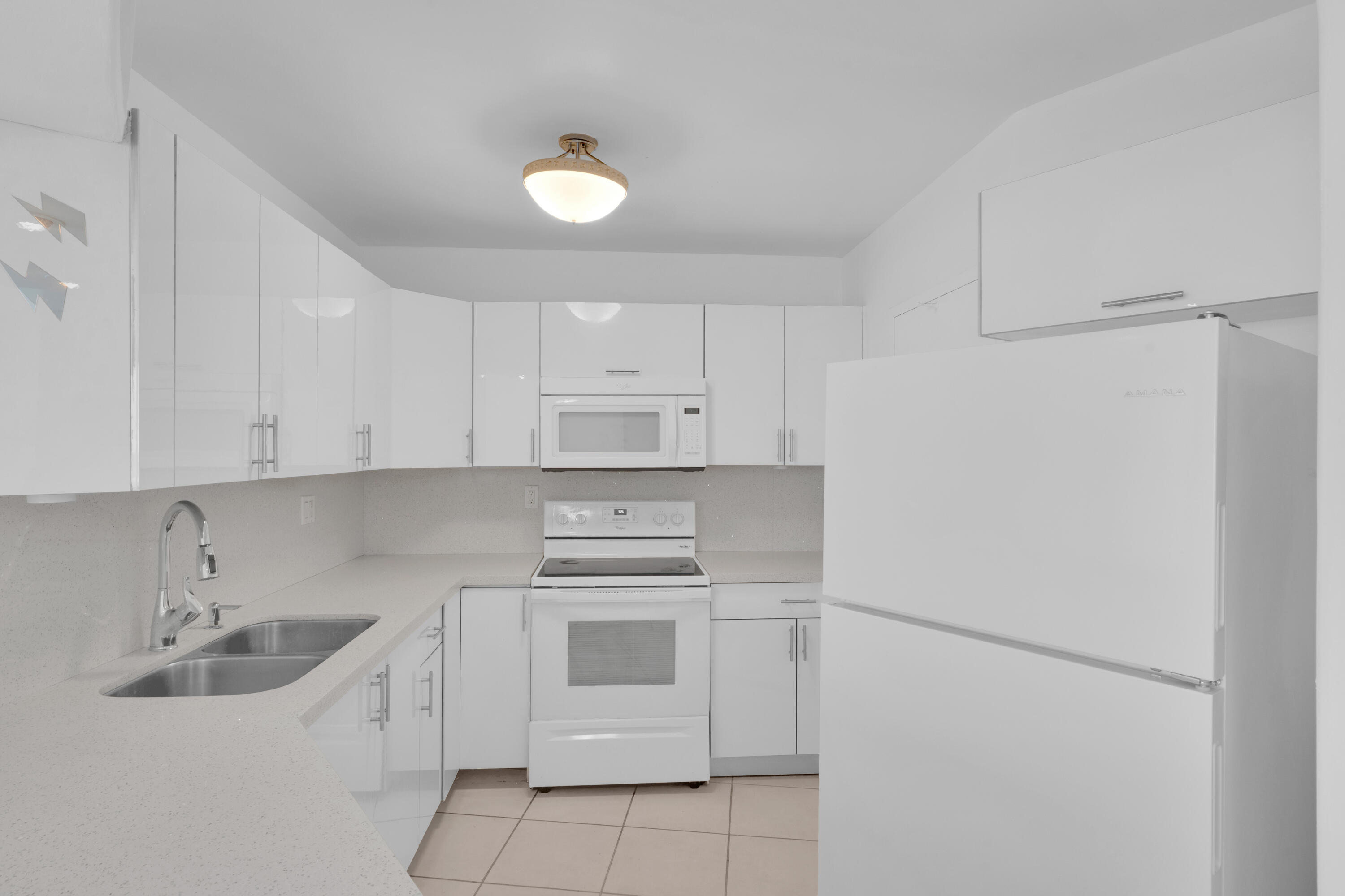SEA AIR TOWERS CONDO - Residential Lease