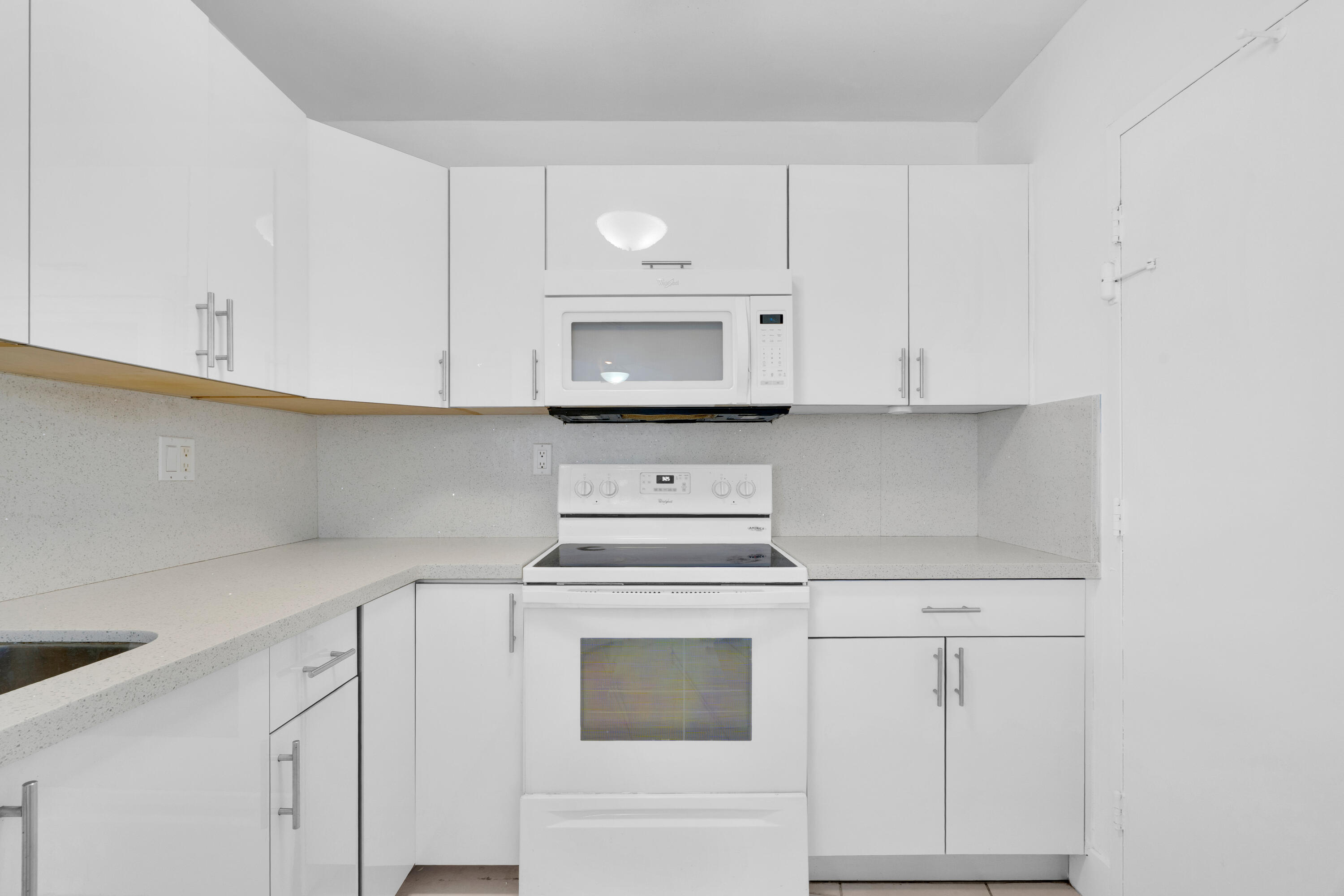 SEA AIR TOWERS CONDO - Residential Lease