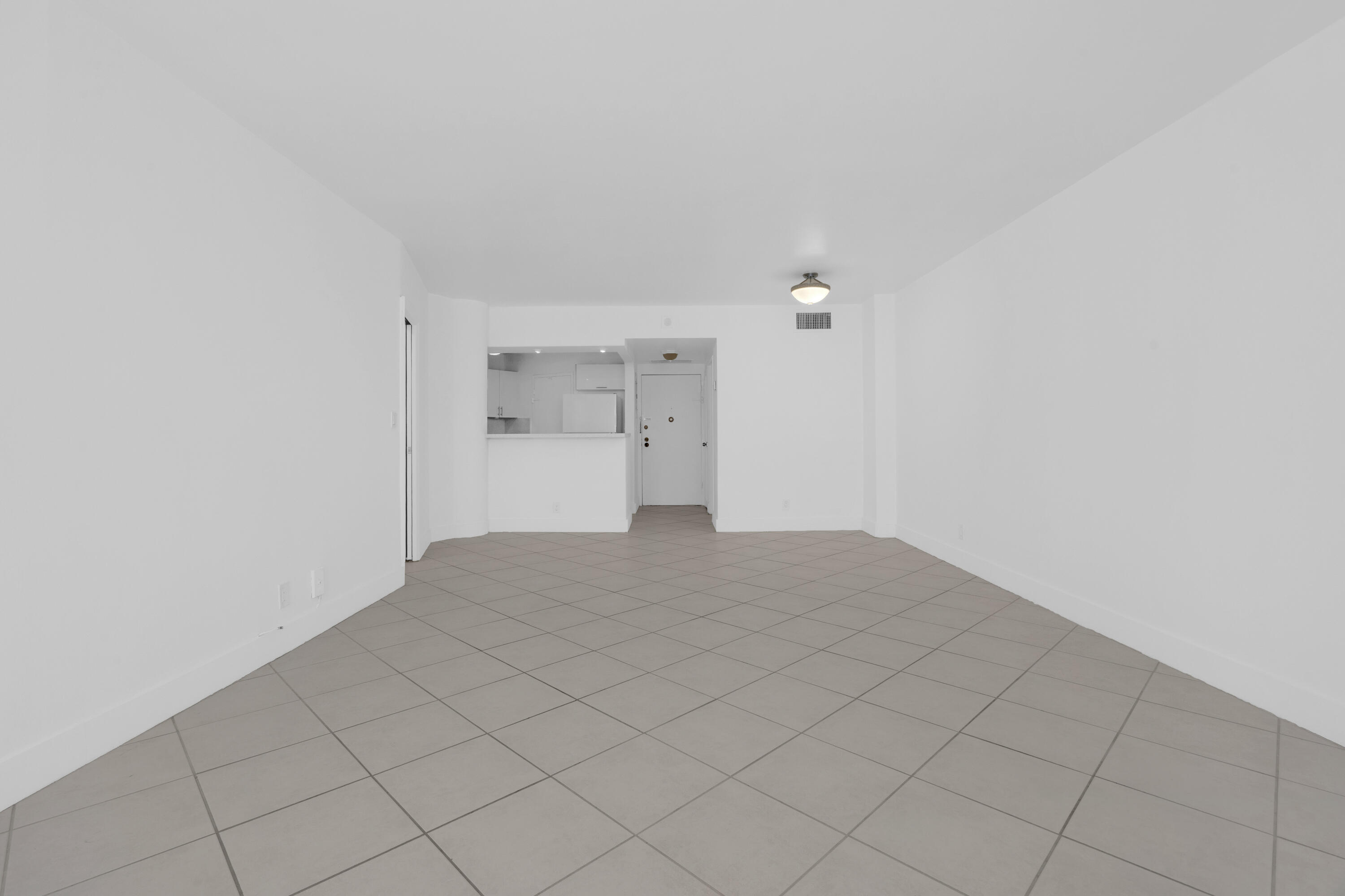 SEA AIR TOWERS CONDO - Residential Lease