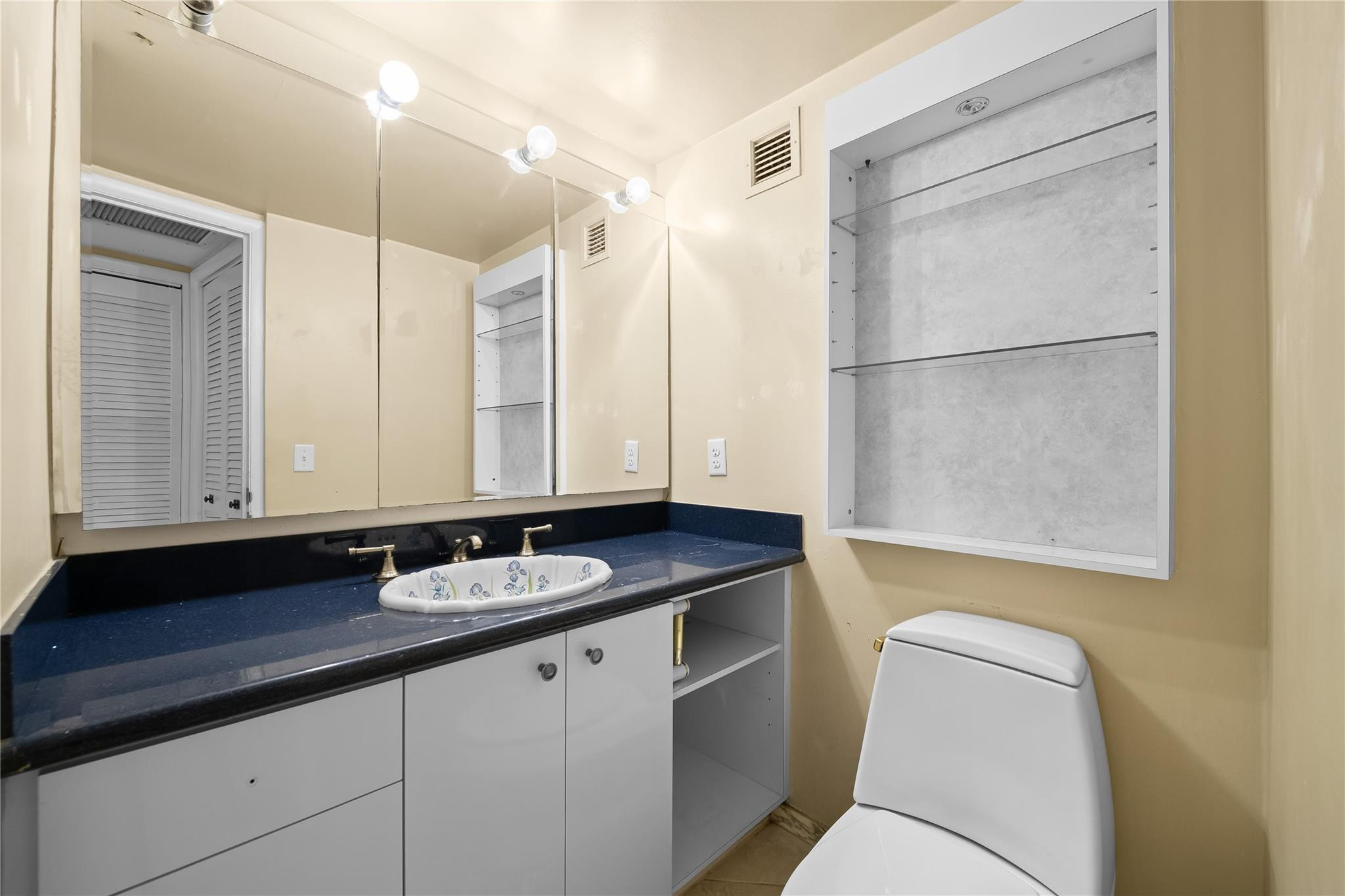 THE GALLEON - Residential