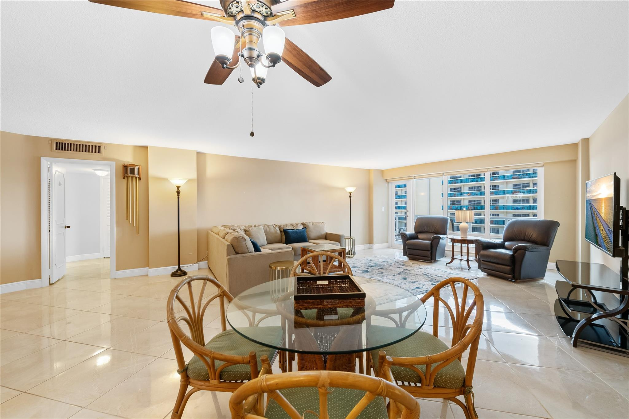 THE GALLEON - Residential