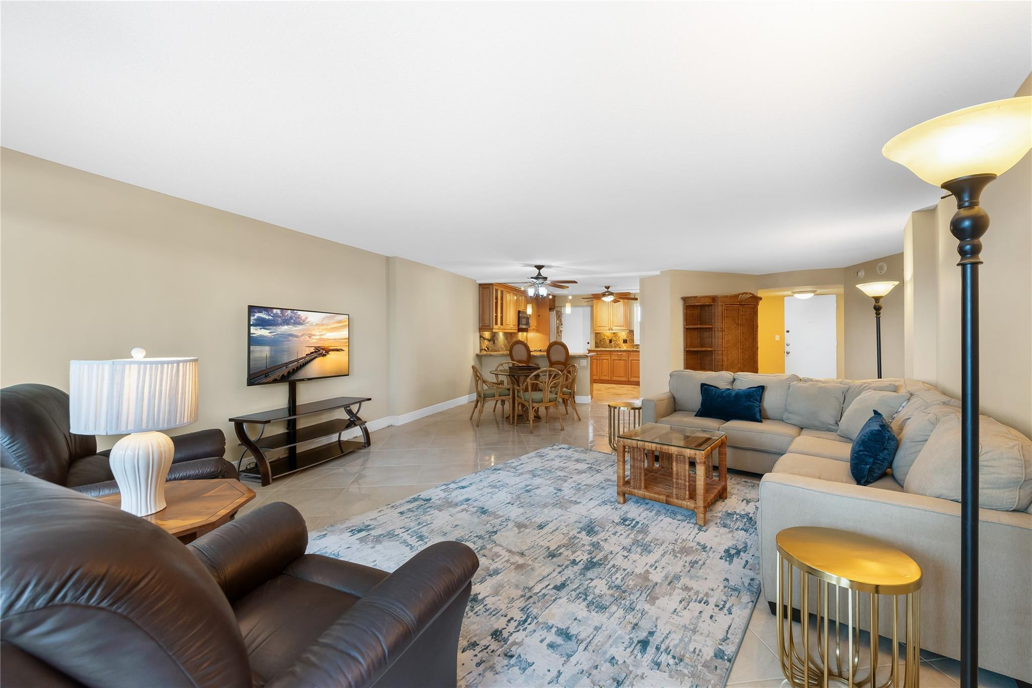 THE GALLEON - Residential