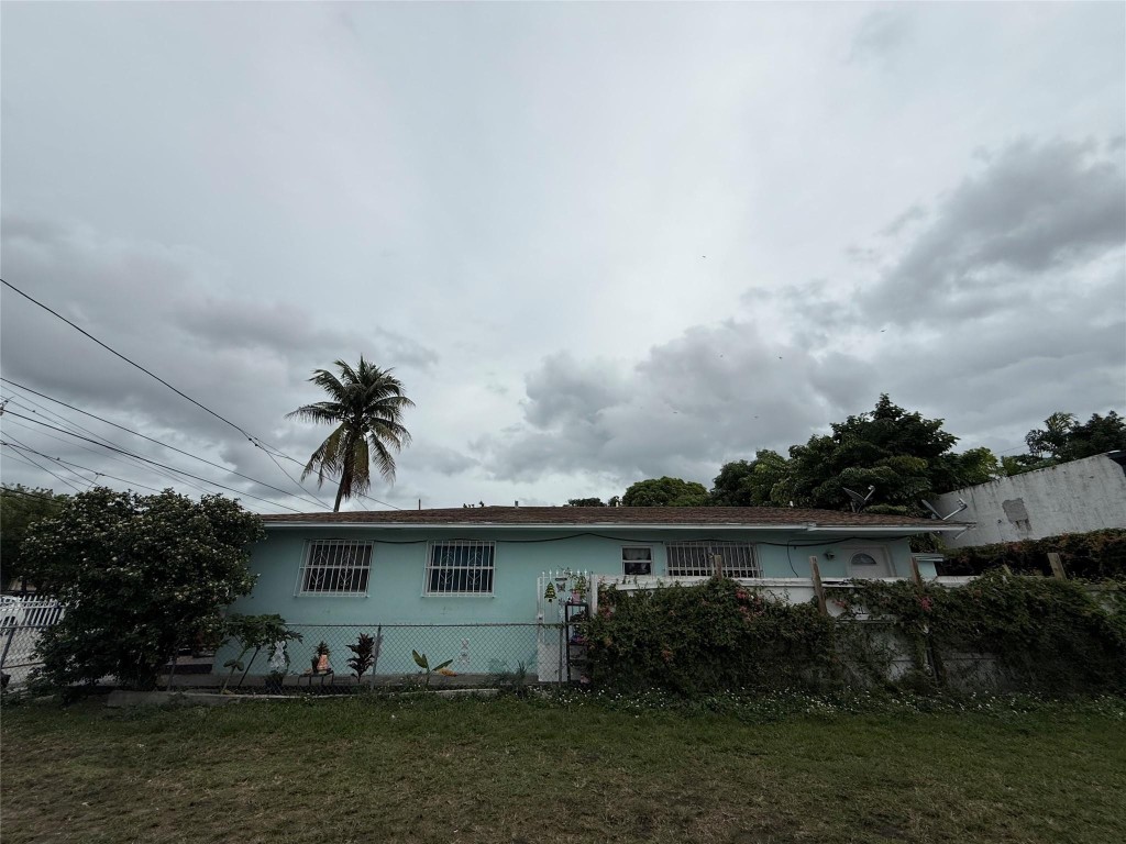 Lincoln Park - Residential Income