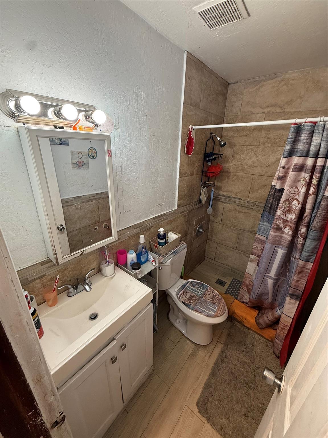 Lincoln Park - Residential Income