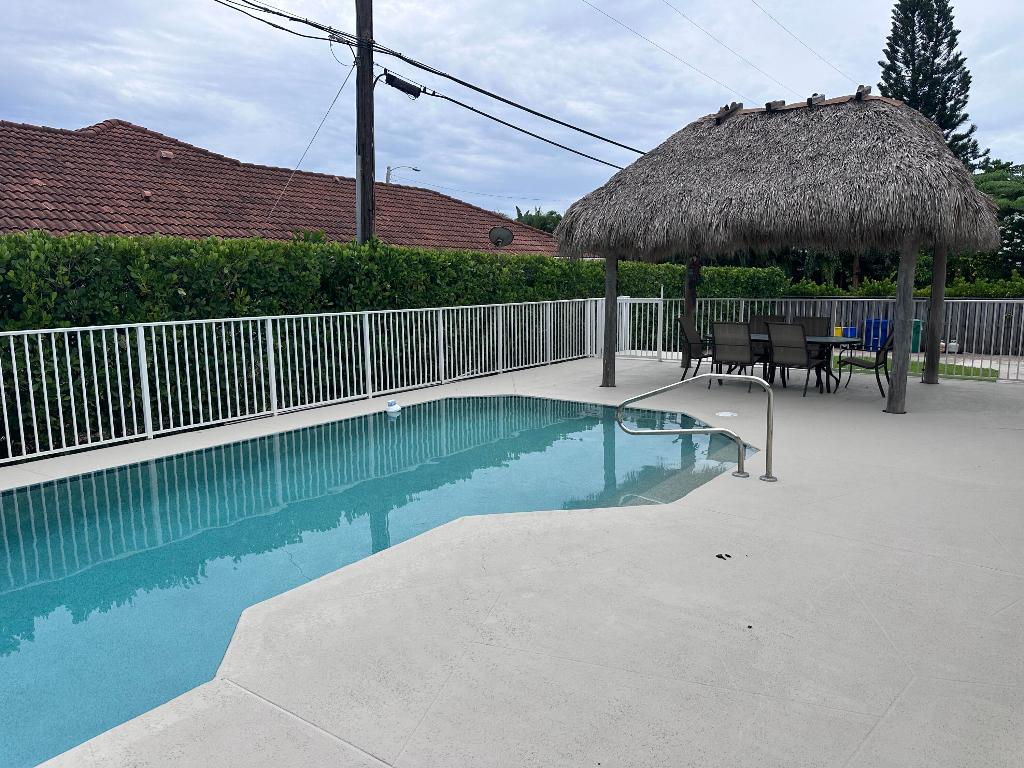 YACHT HARBOR MANOR - Residential Lease