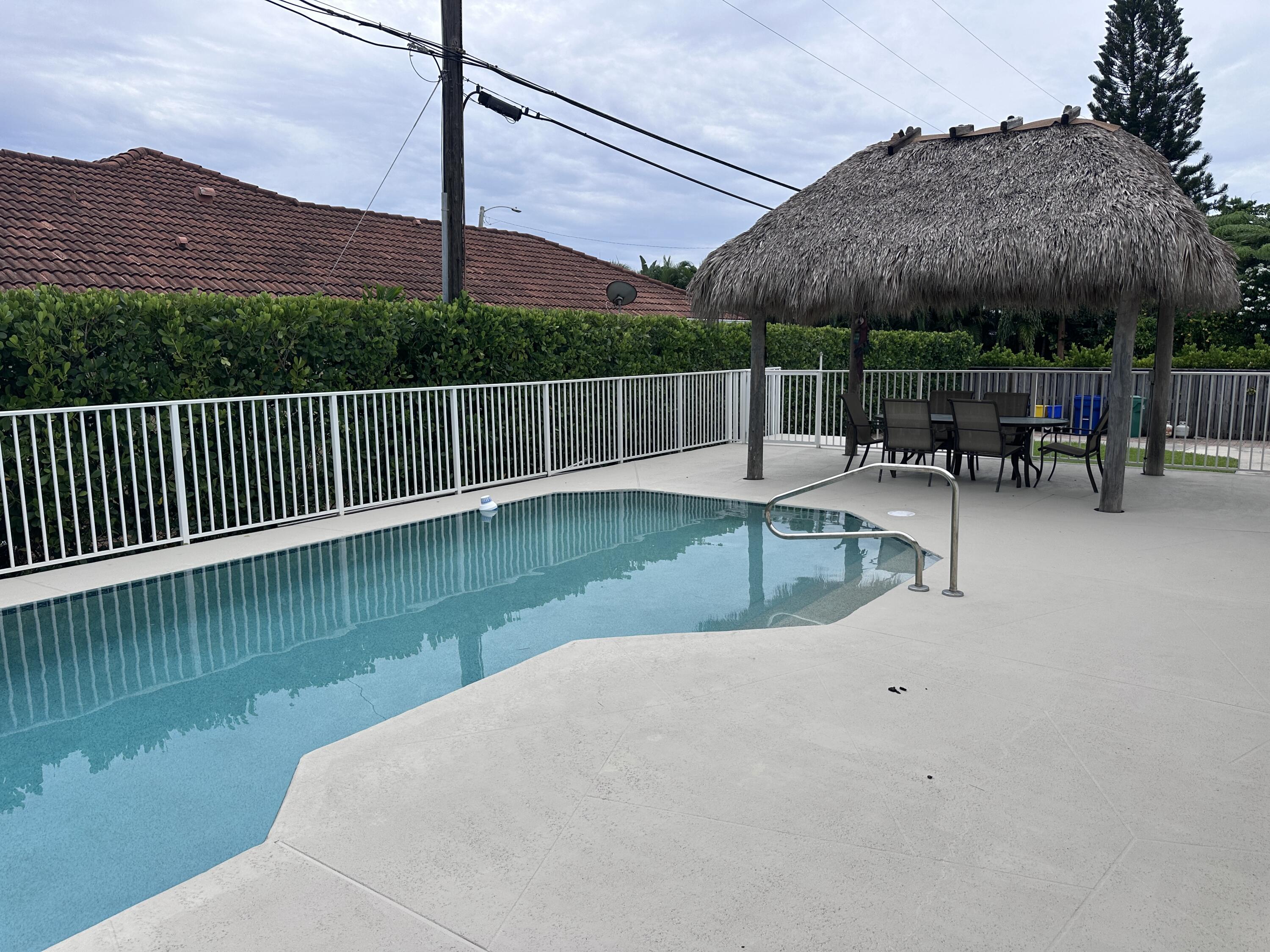 YACHT HARBOR MANOR - Residential Lease