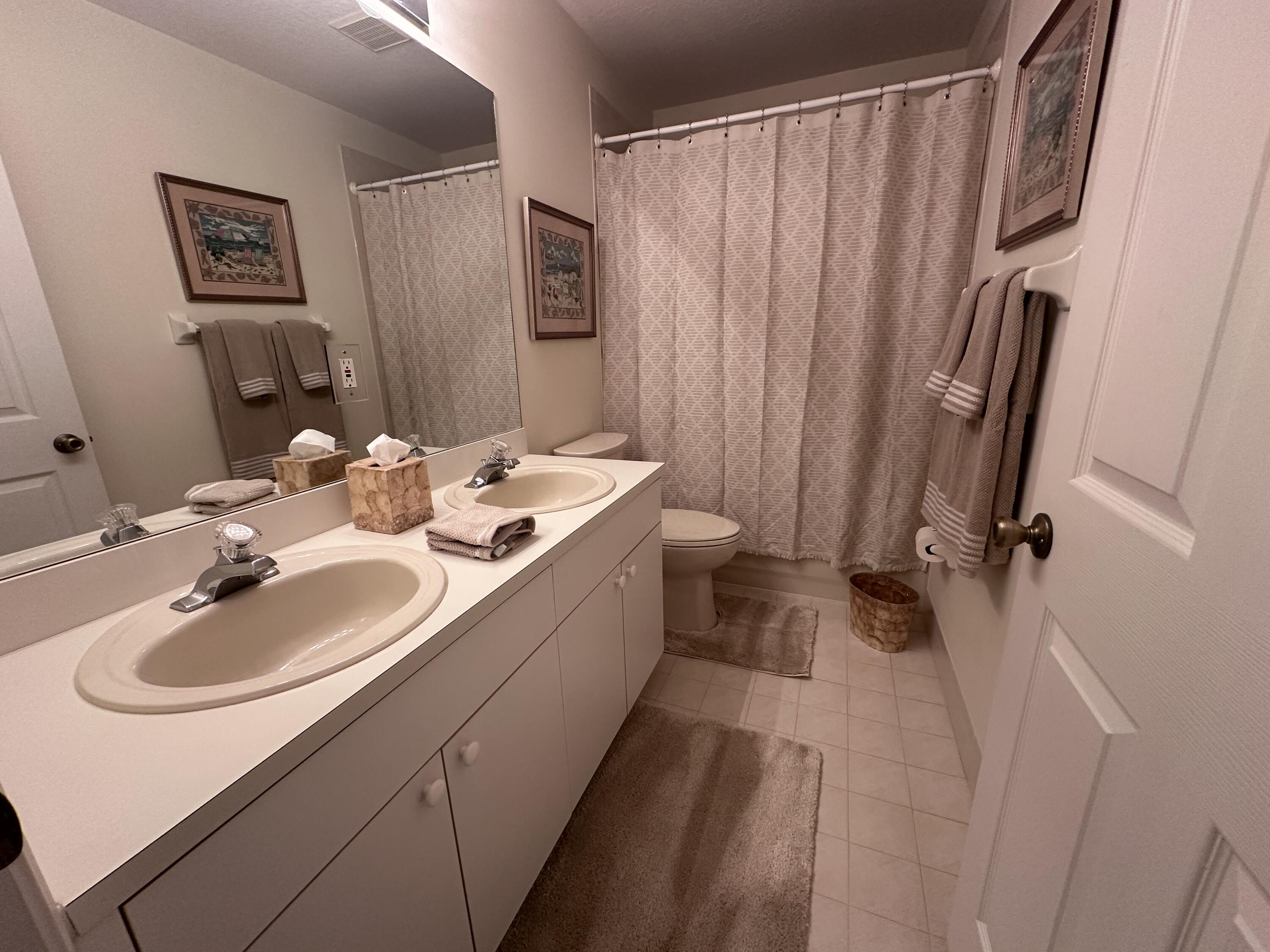 YACHT HARBOR MANOR - Residential Lease