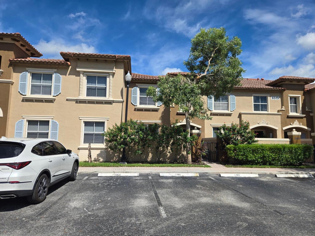 Photo of 6515 DIAMOND SPRINGS Terrace #2409, West Palm Beach, FL 33411 (MLS # B26085394)