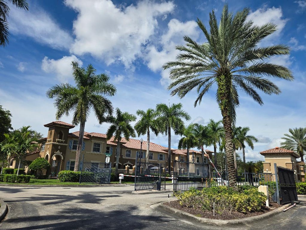 Photo of 6515 DIAMOND SPRINGS Terrace #2409, West Palm Beach, FL 33411 (MLS # B26085394)