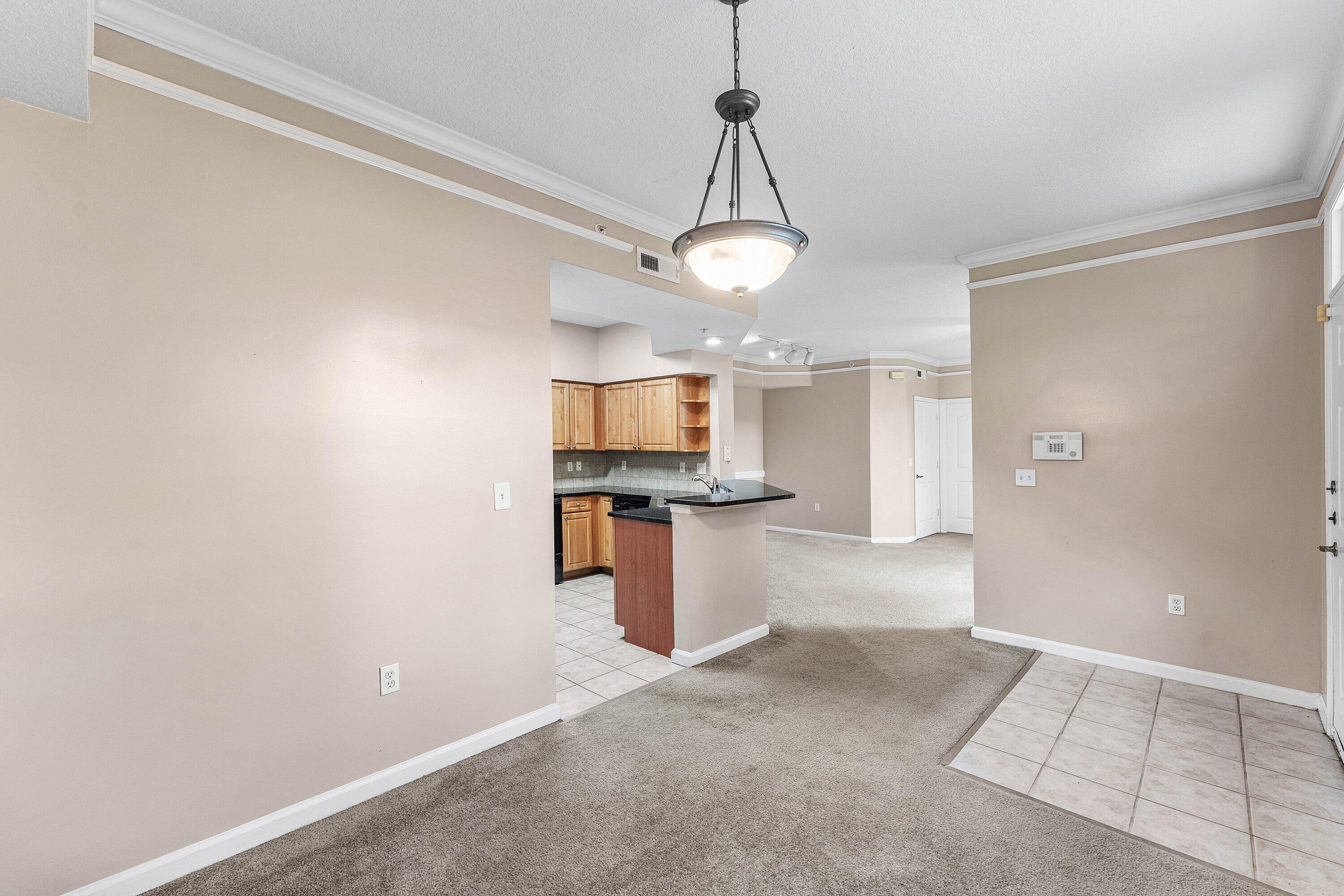 2030 Alta Meadows Lane 1211, Delray Beach, FL, 33444/$249,999 3 2030 Alta Meadows Lane 1211