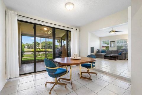 Townhouse in West Palm Beach FL 4387 Willow Brook Cir Cir 8.jpg