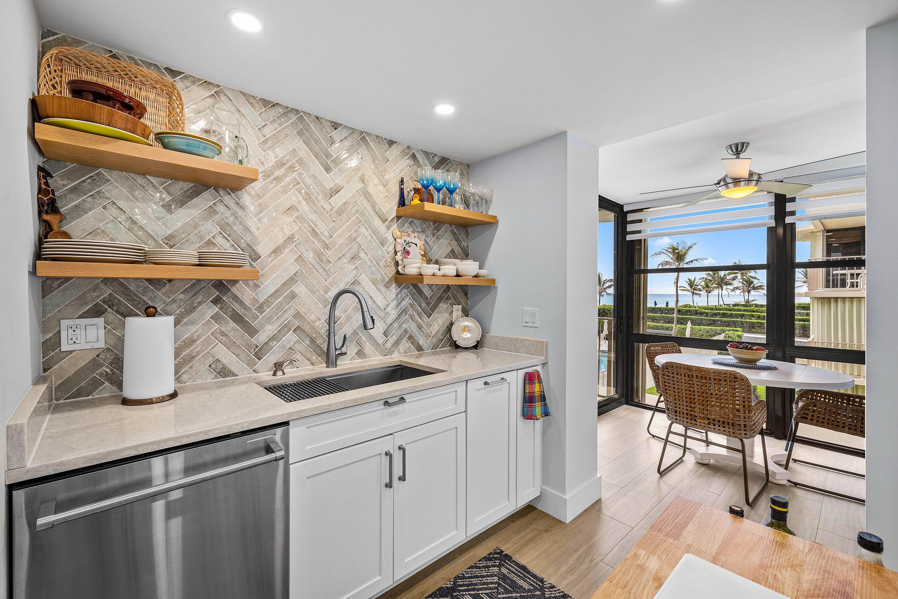 THIRTY TWO HUNDRED CONDO - Residential
