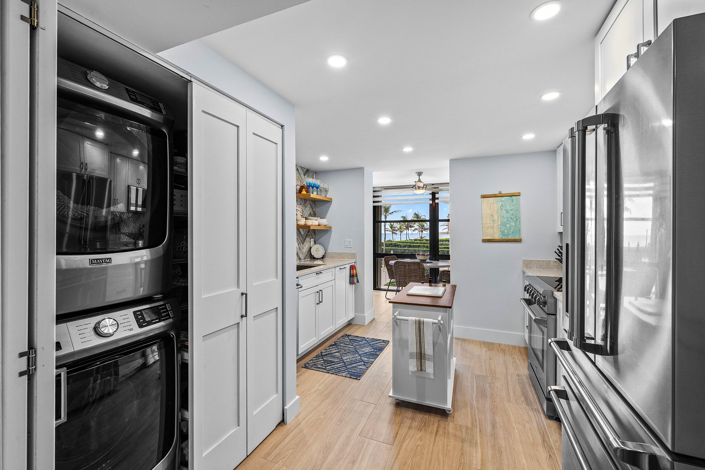 THIRTY TWO HUNDRED CONDO - Residential