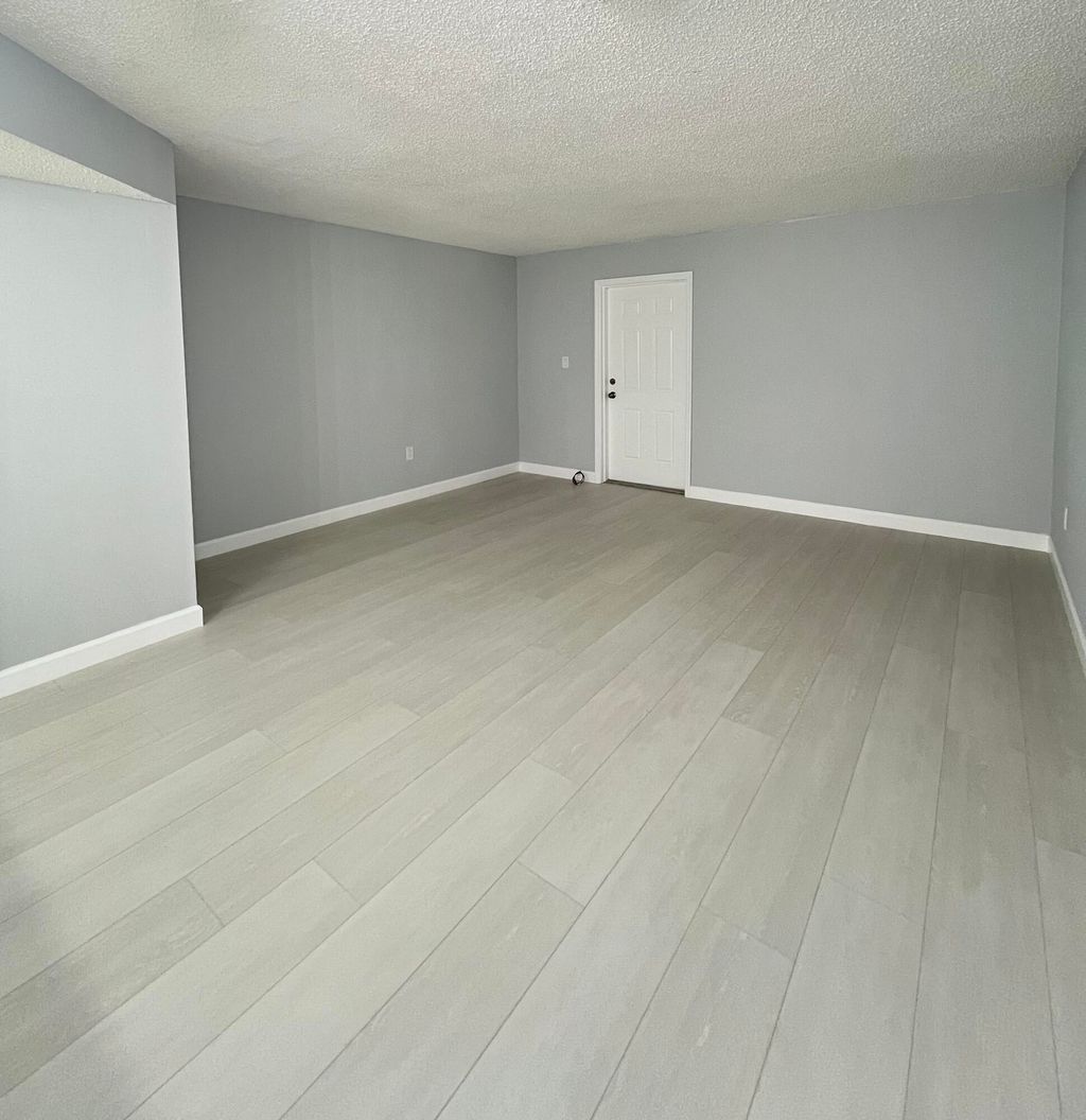 Photo of 622 S 11th Street # 10, Fort Pierce, FL 34950 (MLS # R10986600)