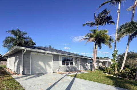 Tiny photo for 831 SE CARNIVAL Avenue, Port Saint Lucie, FL 34983 (MLS # B26091134)