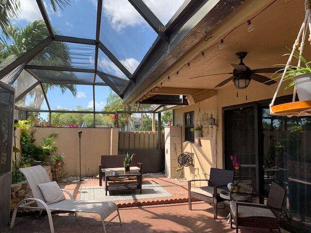 Beautiful 2 bedroom 2 bathroom split floor plan villa. Enjoy your morning coffee on your private oversized screened-in garden oasis patio. Vaulted ceilings & tile throughout. Large ensuite primary bedroom with custom designed walk-in closet. Laundry room with full-size washer & dryer. Close to Atlantic Avenue, 95 & the turnpike. Walk to the community pool and tennis court.