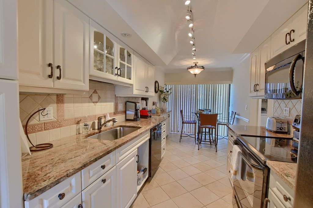 Photo of 6748 Willow Wood Drive #1305, Boca Raton, FL 33434 (MLS # R11082523)