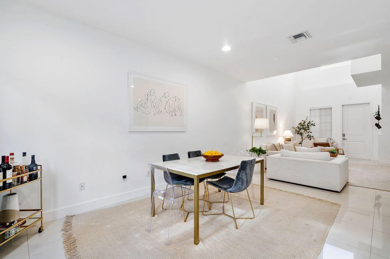 160 SE 7th Way