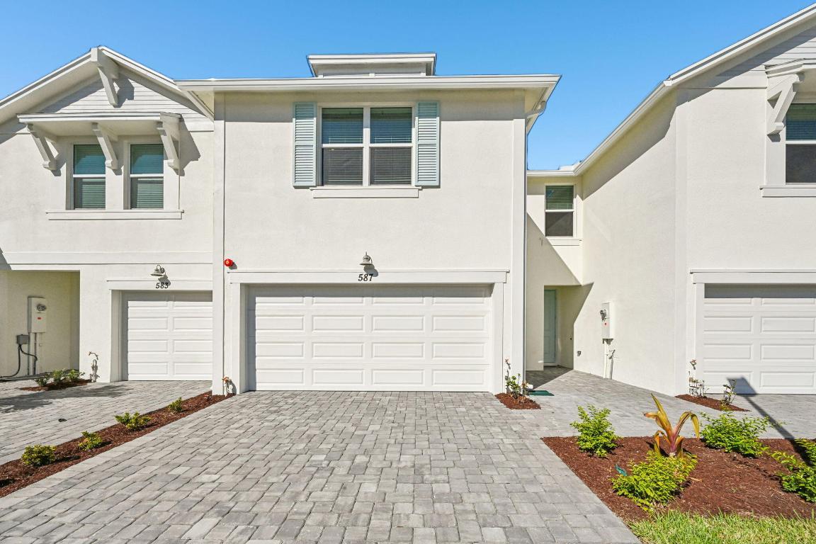 587 Salisbury Circle