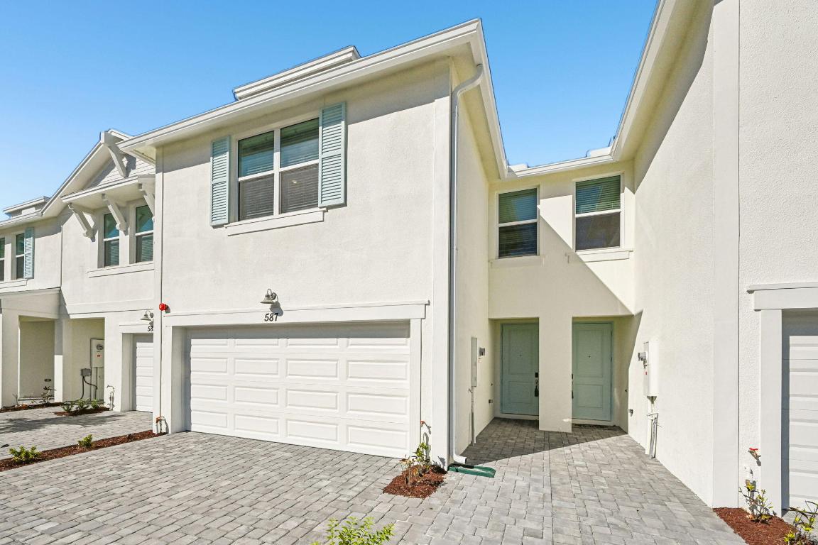 587 Salisbury Circle