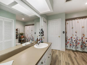 TEQUESTA COUNTRY CLUB - Residential