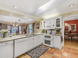 TEQUESTA COUNTRY CLUB - Residential