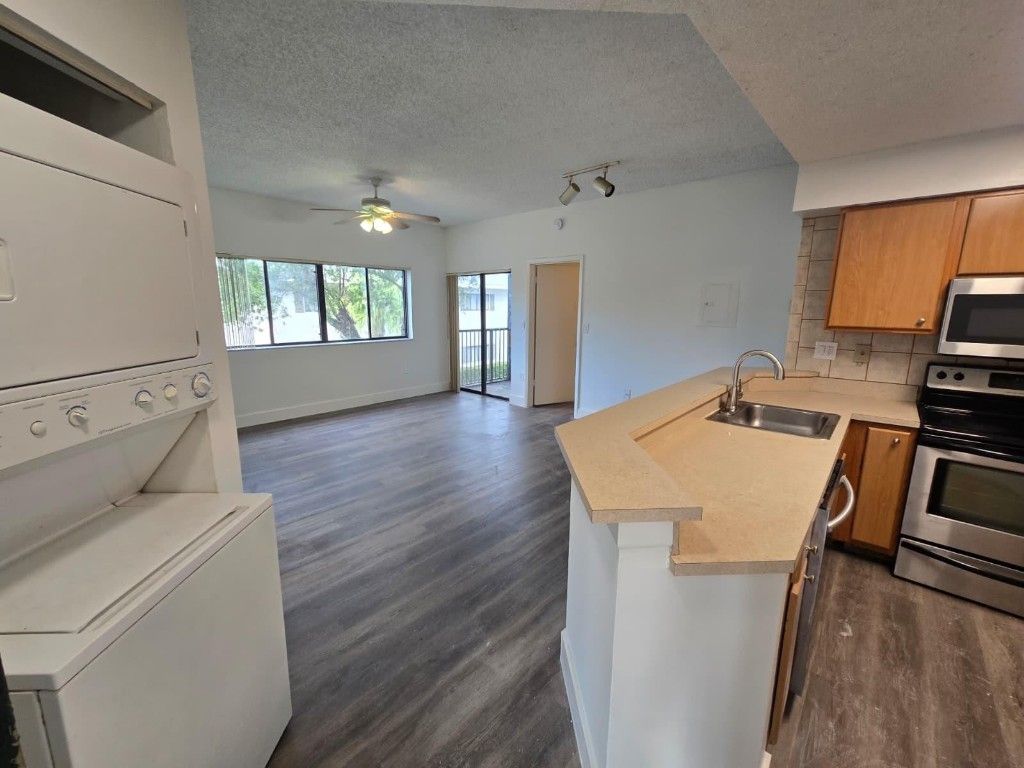 Photo of 2445 SW 18th Terrace #709, Fort Lauderdale, FL 33315 (MLS # F10546223)