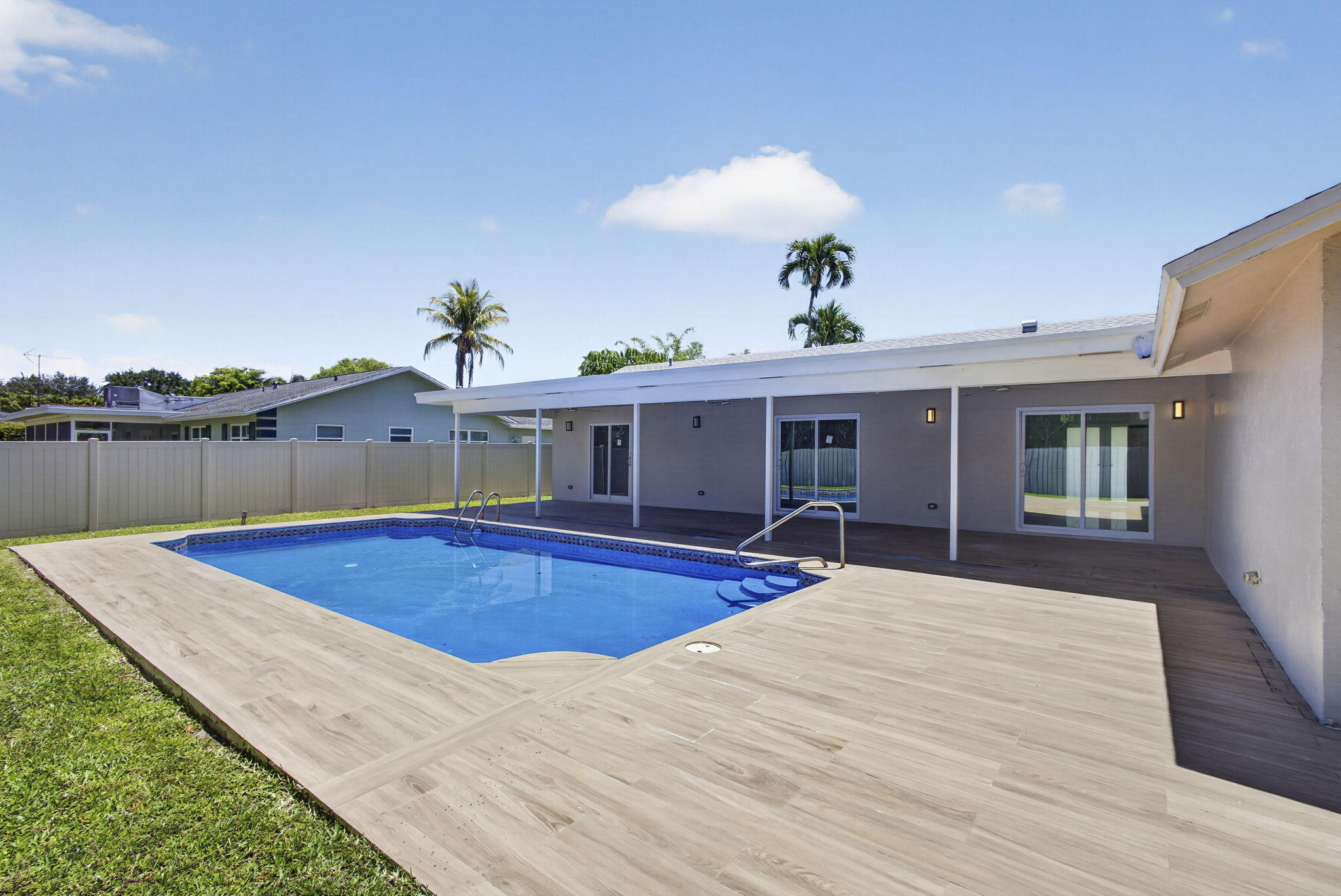 SOUTH SHORE 1 OF WELLINGTON - Residential