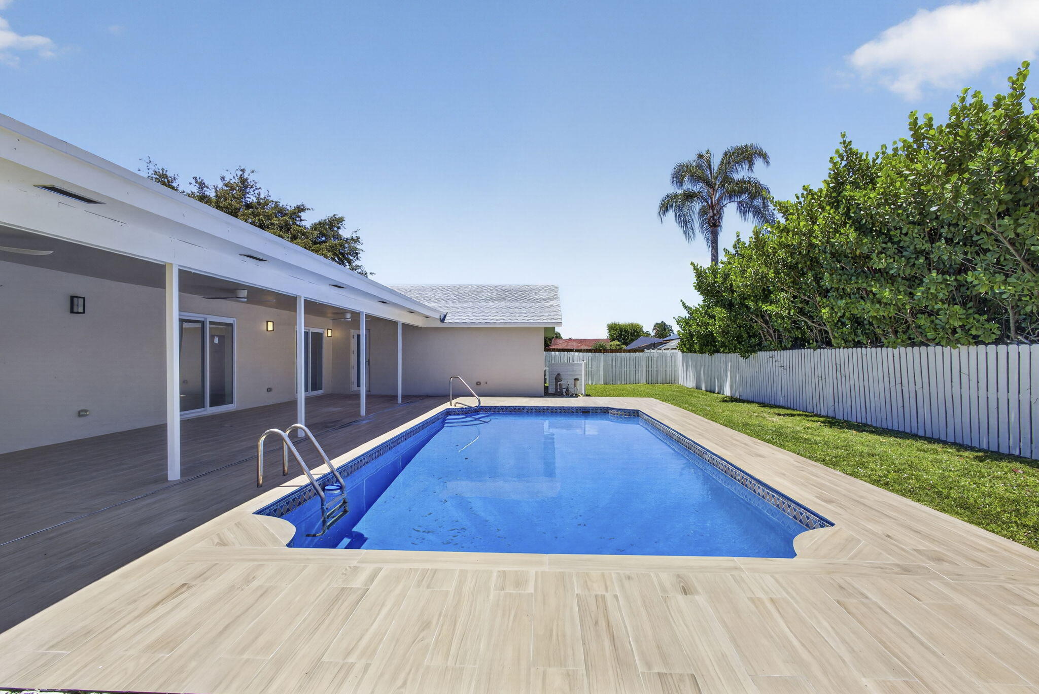 SOUTH SHORE 1 OF WELLINGTON - Residential