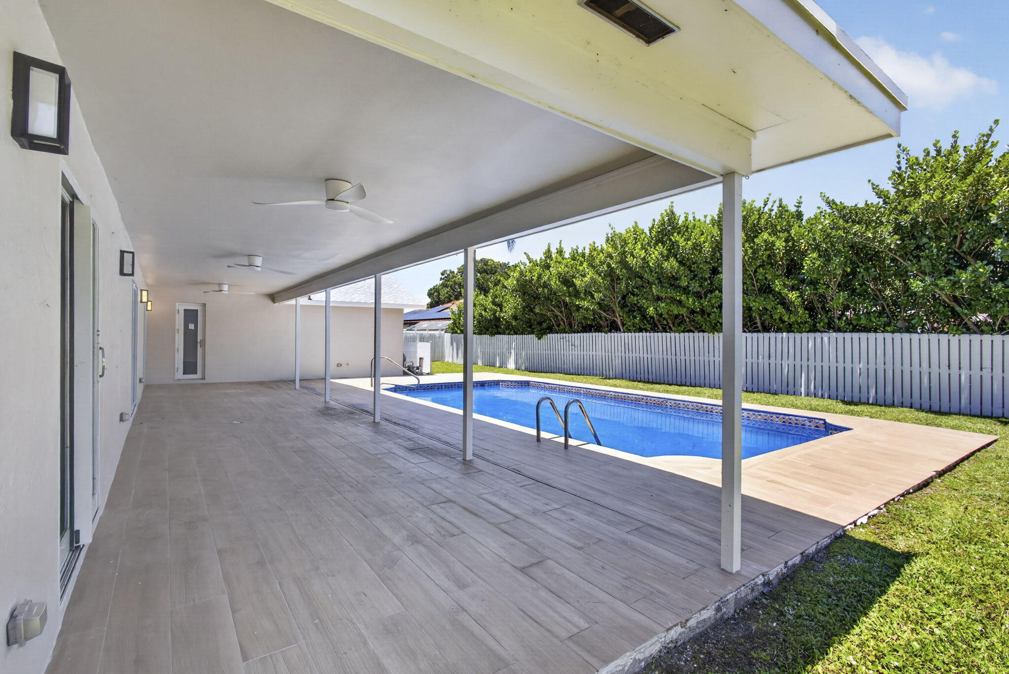 SOUTH SHORE 1 OF WELLINGTON - Residential