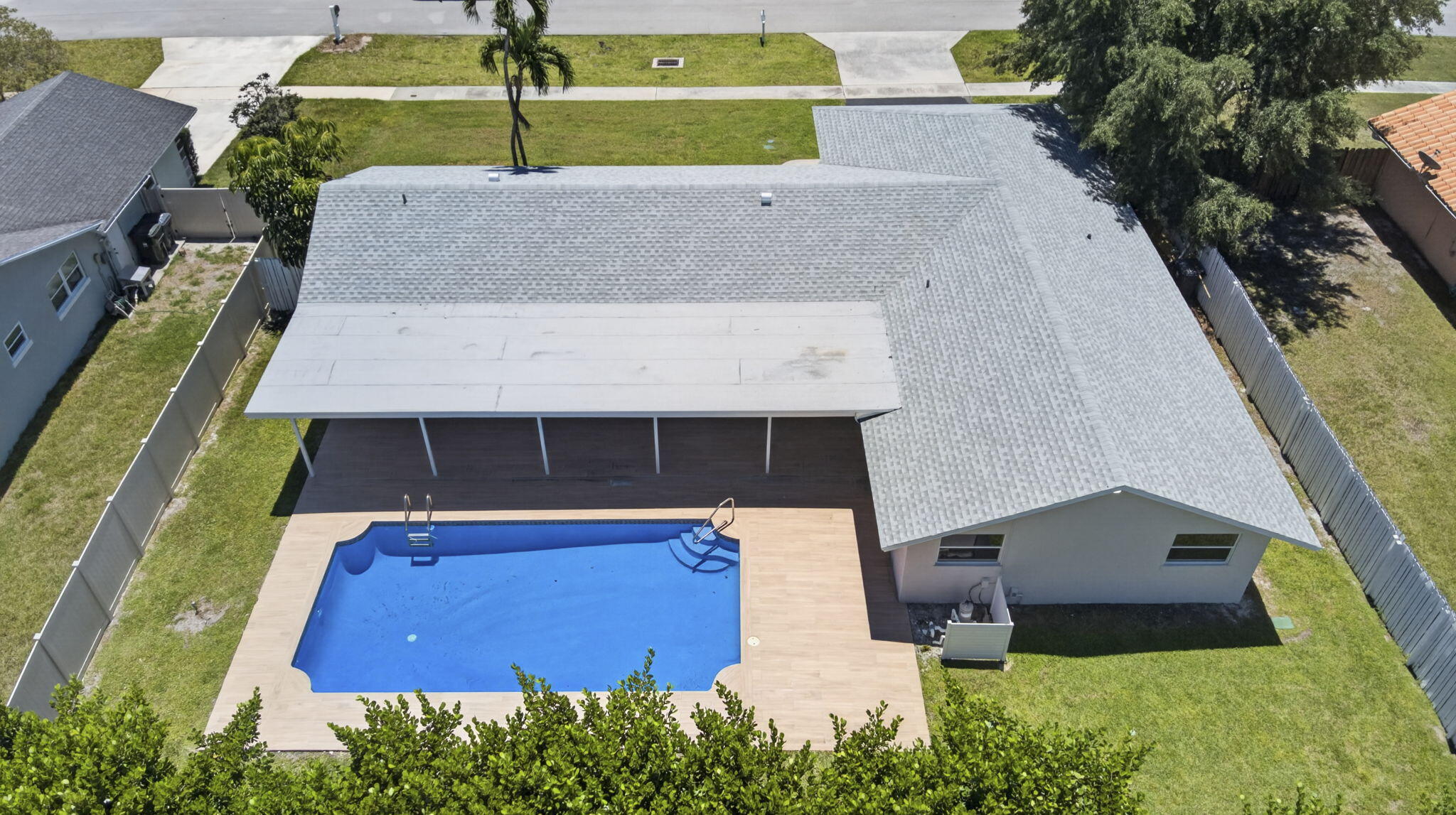 SOUTH SHORE 1 OF WELLINGTON - Residential