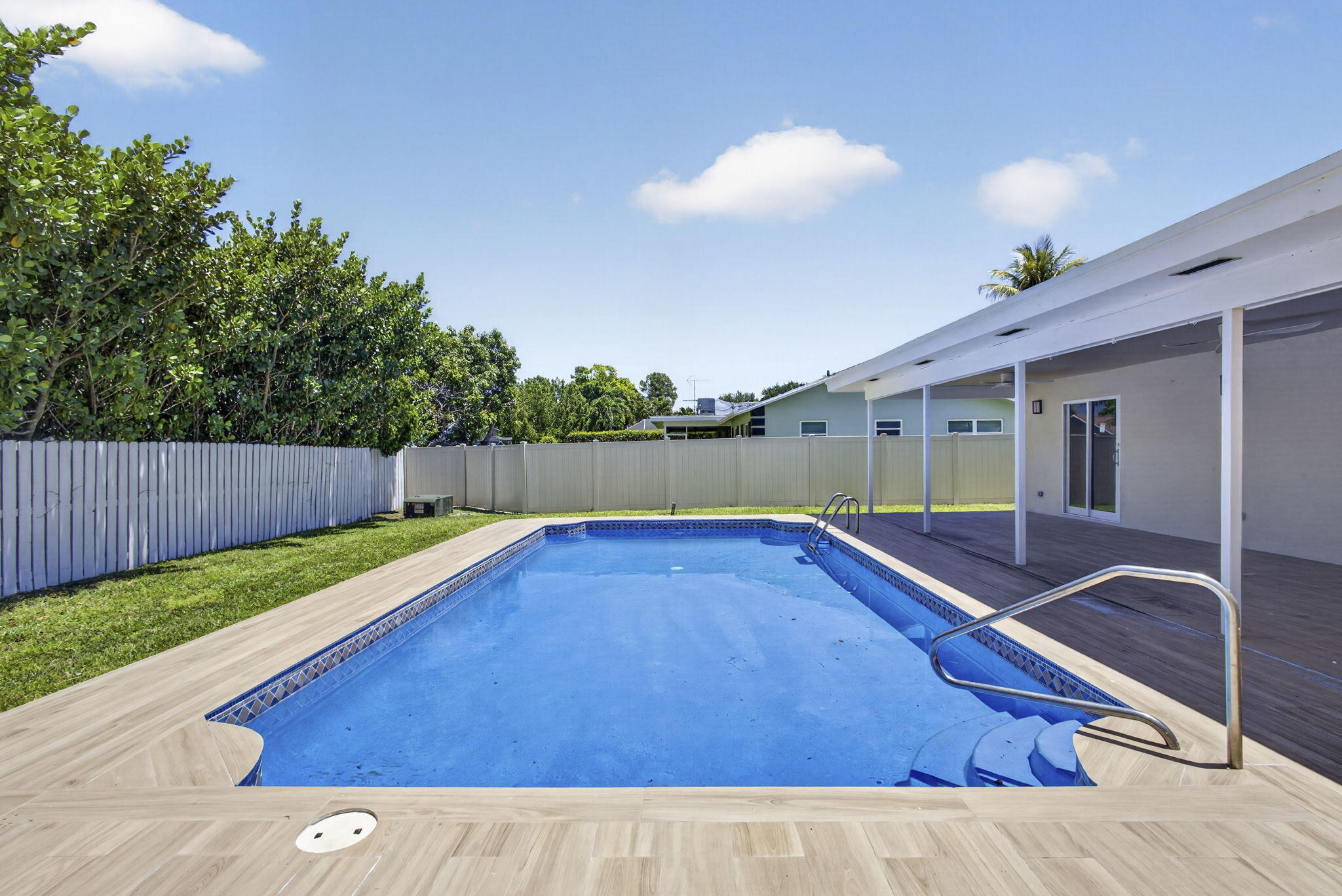 SOUTH SHORE 1 OF WELLINGTON - Residential