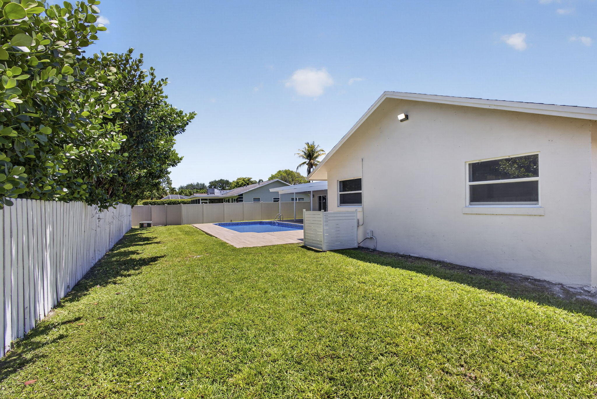 SOUTH SHORE 1 OF WELLINGTON - Residential