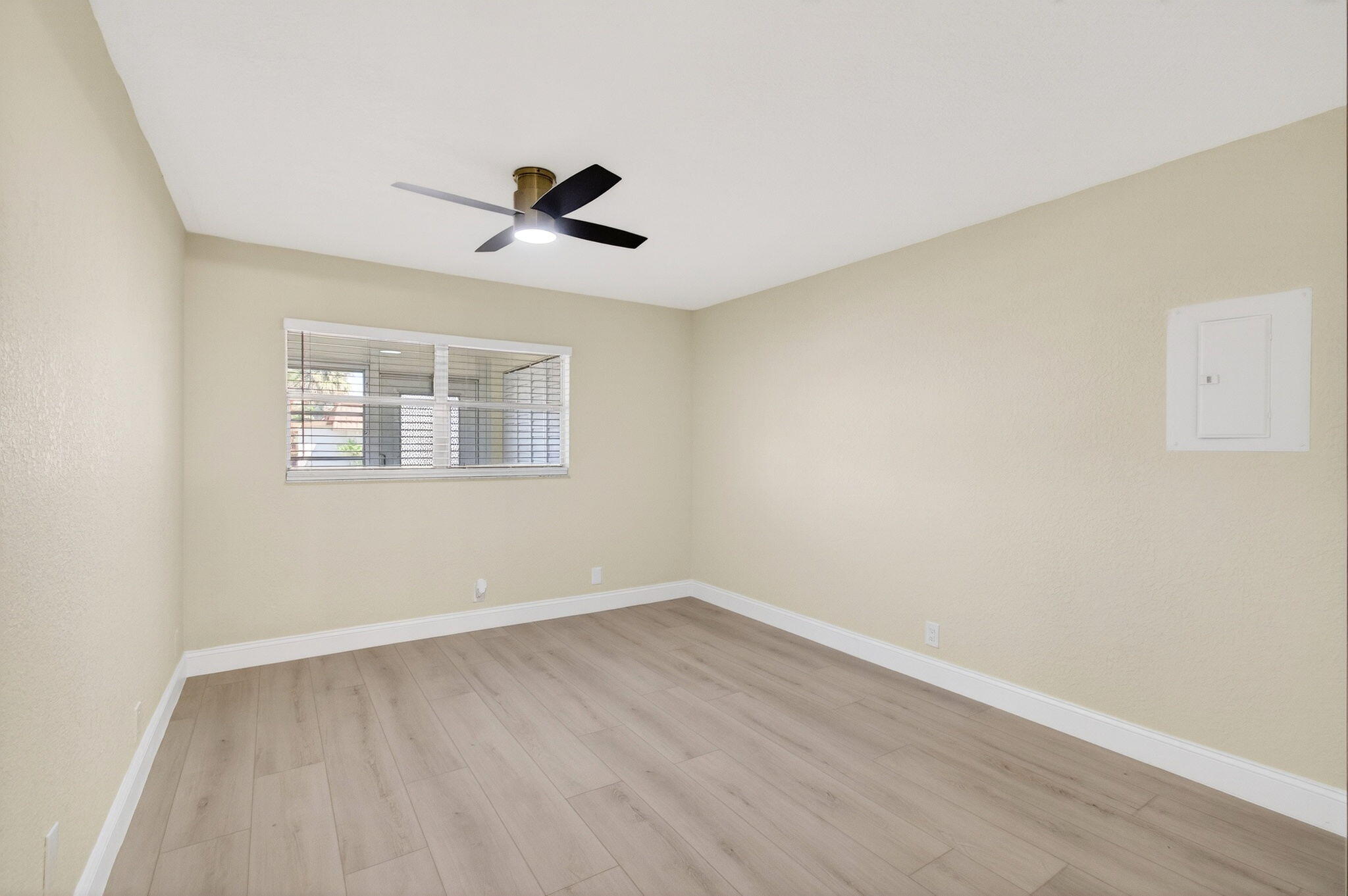 KINGS POINT SEVILLE A THRU O CONDOS - Residential