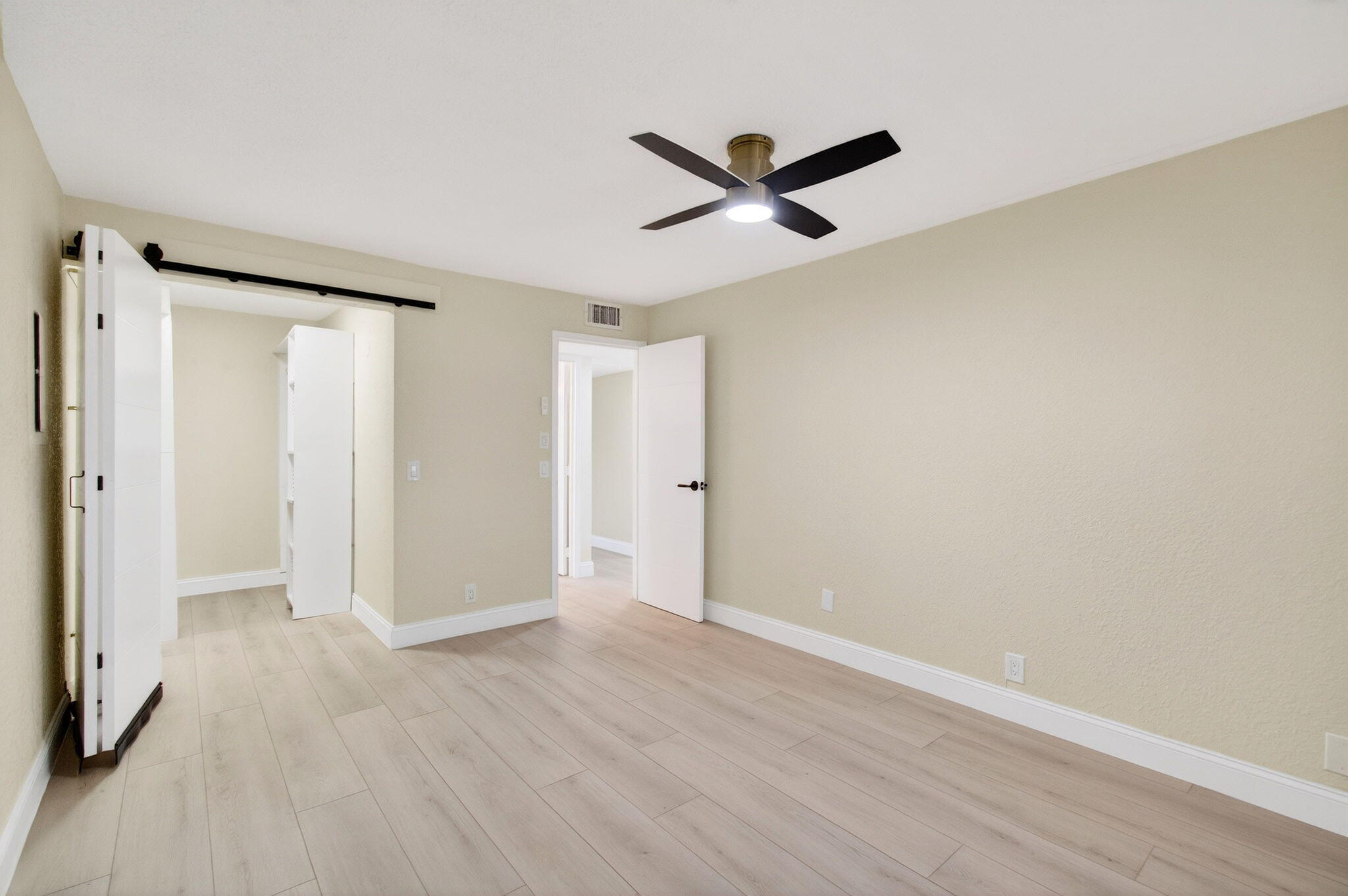 KINGS POINT SEVILLE A THRU O CONDOS - Residential