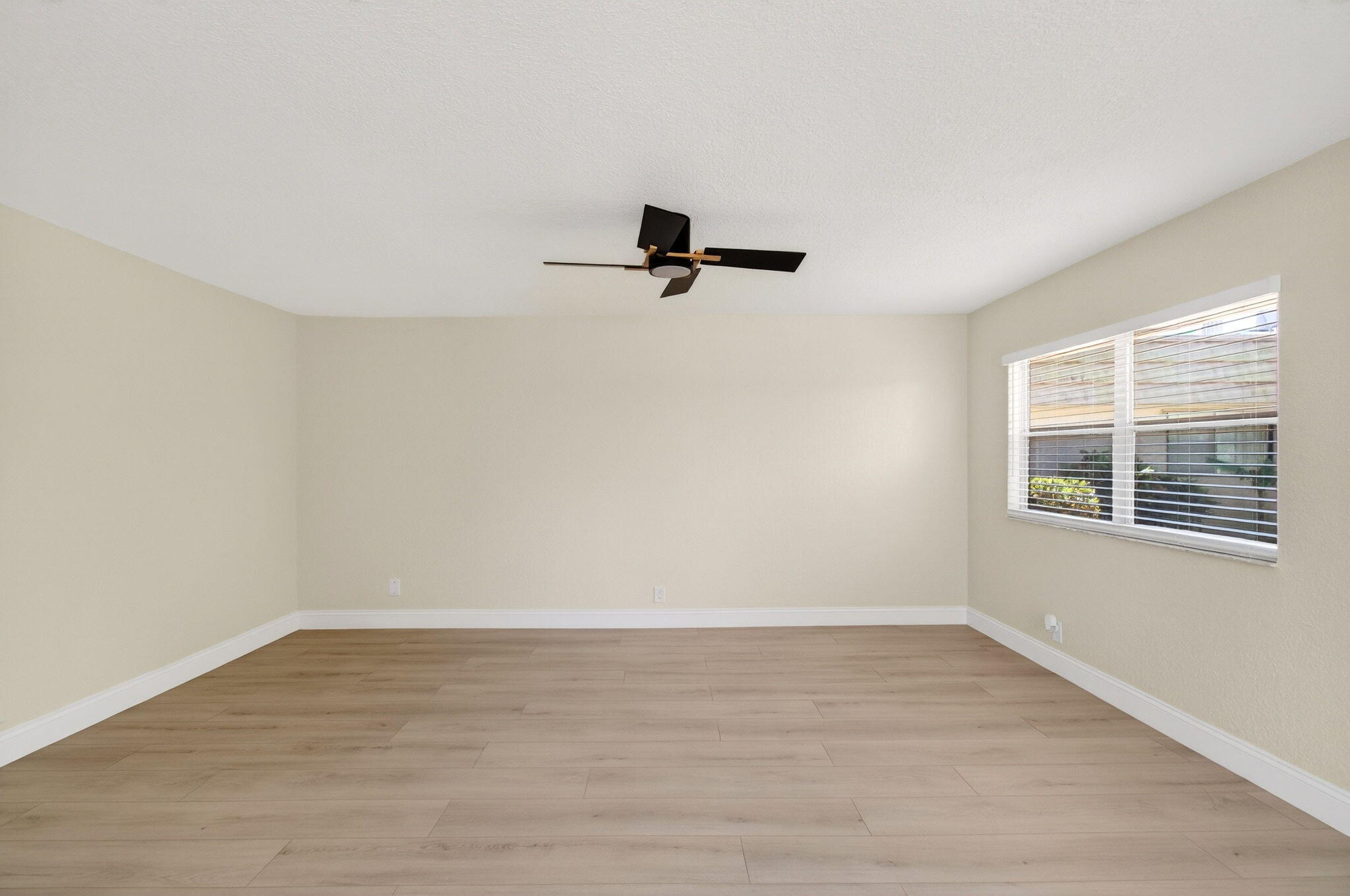 KINGS POINT SEVILLE A THRU O CONDOS - Residential