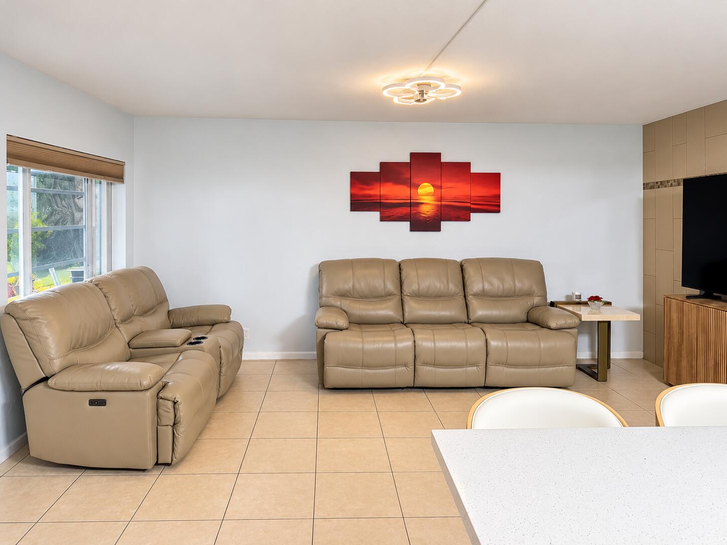 2381 SUNSET Avenue 101