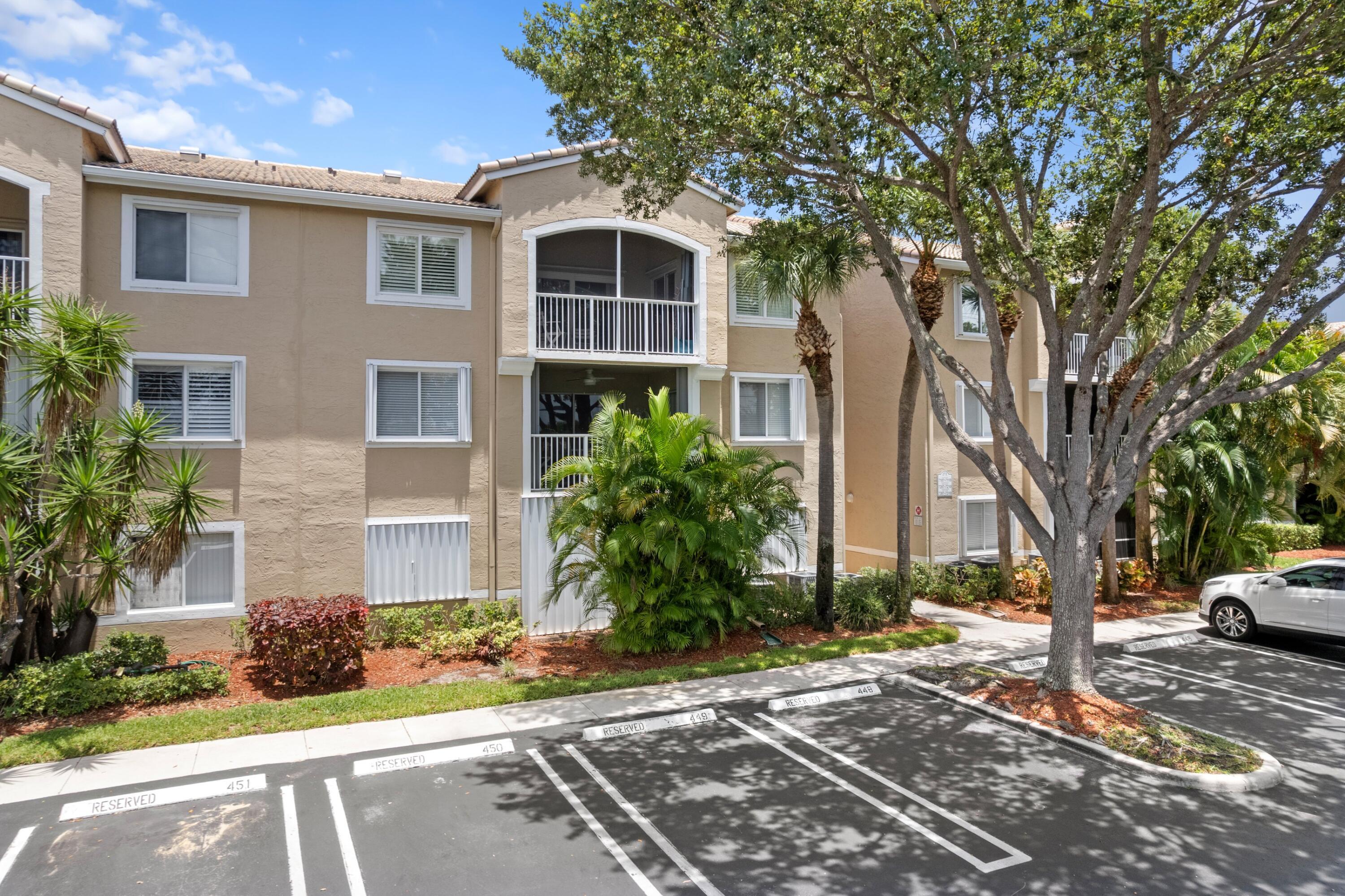 LIGHTHOUSE COVE AT TEQUESTA CONDO - Residential