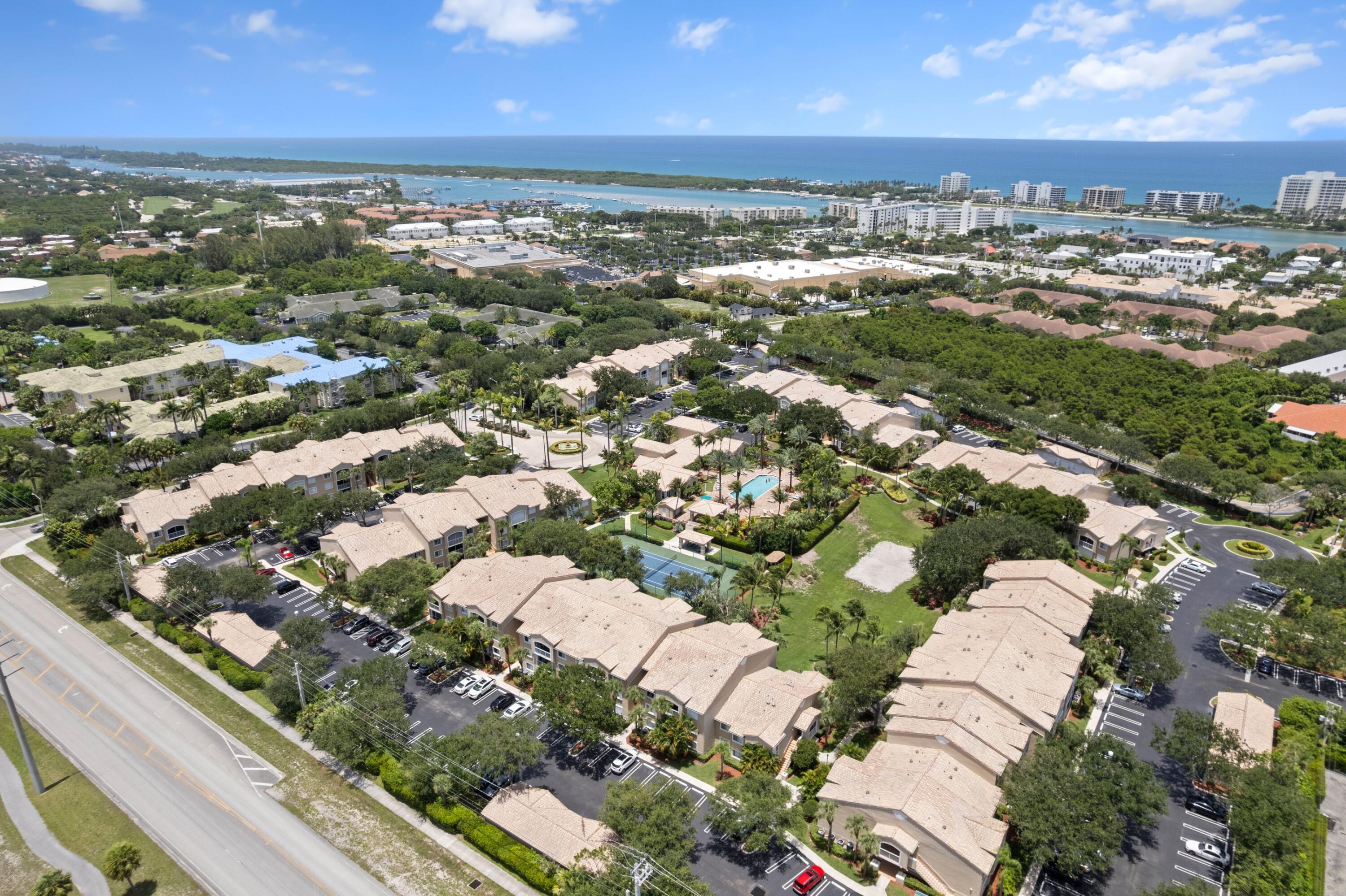 LIGHTHOUSE COVE AT TEQUESTA CONDO - Residential