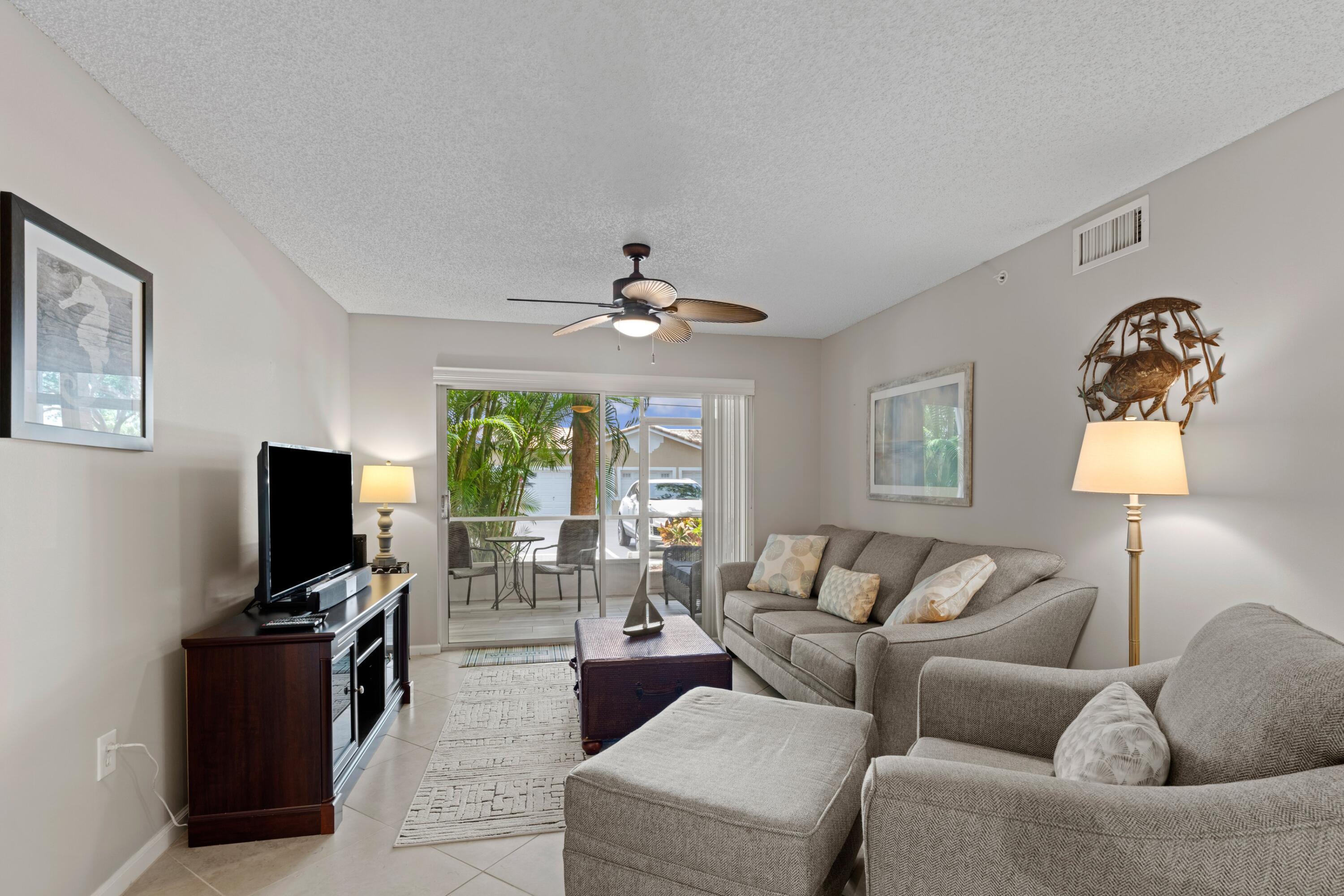 LIGHTHOUSE COVE AT TEQUESTA CONDO - Residential