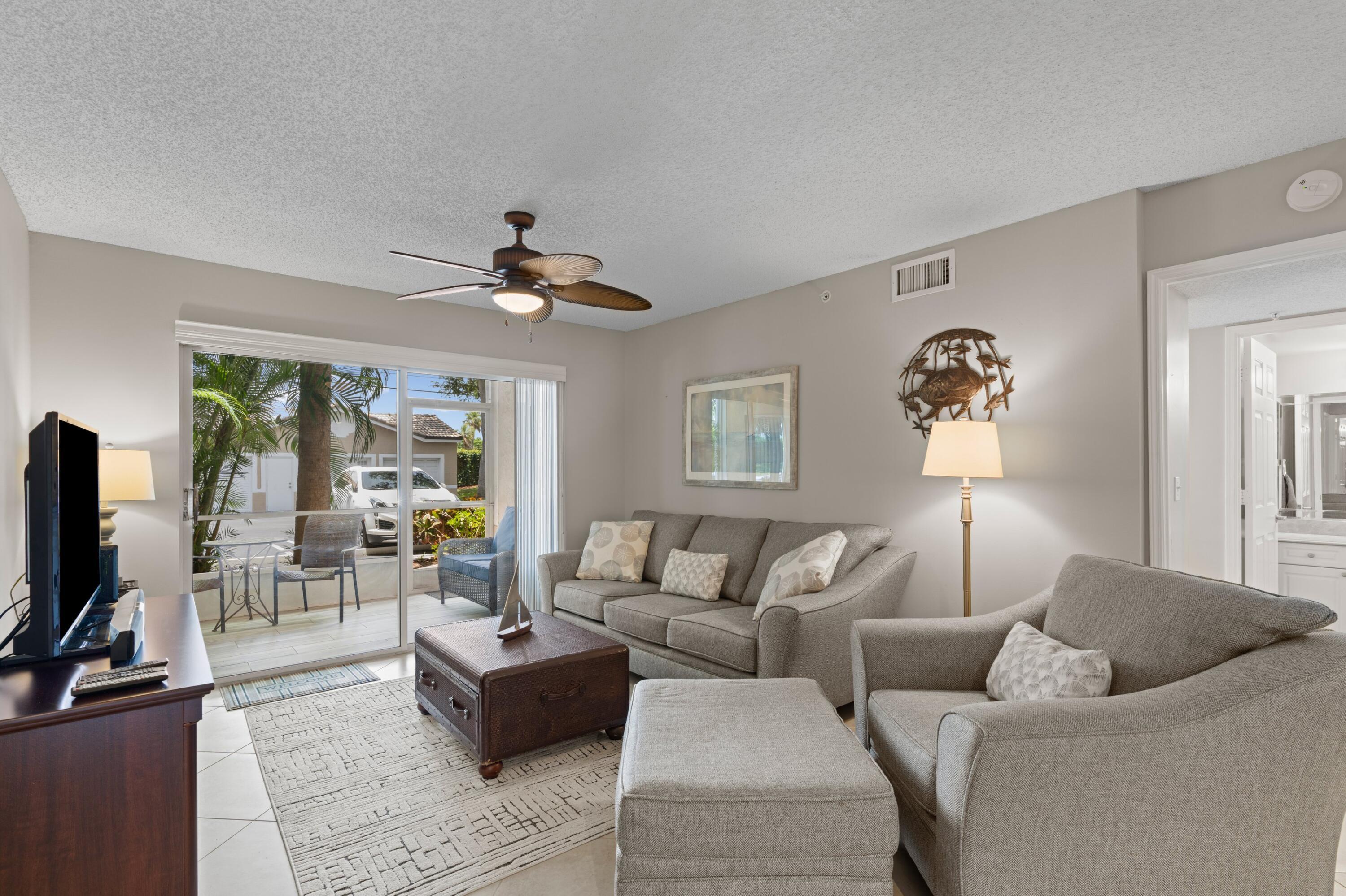 LIGHTHOUSE COVE AT TEQUESTA CONDO - Residential